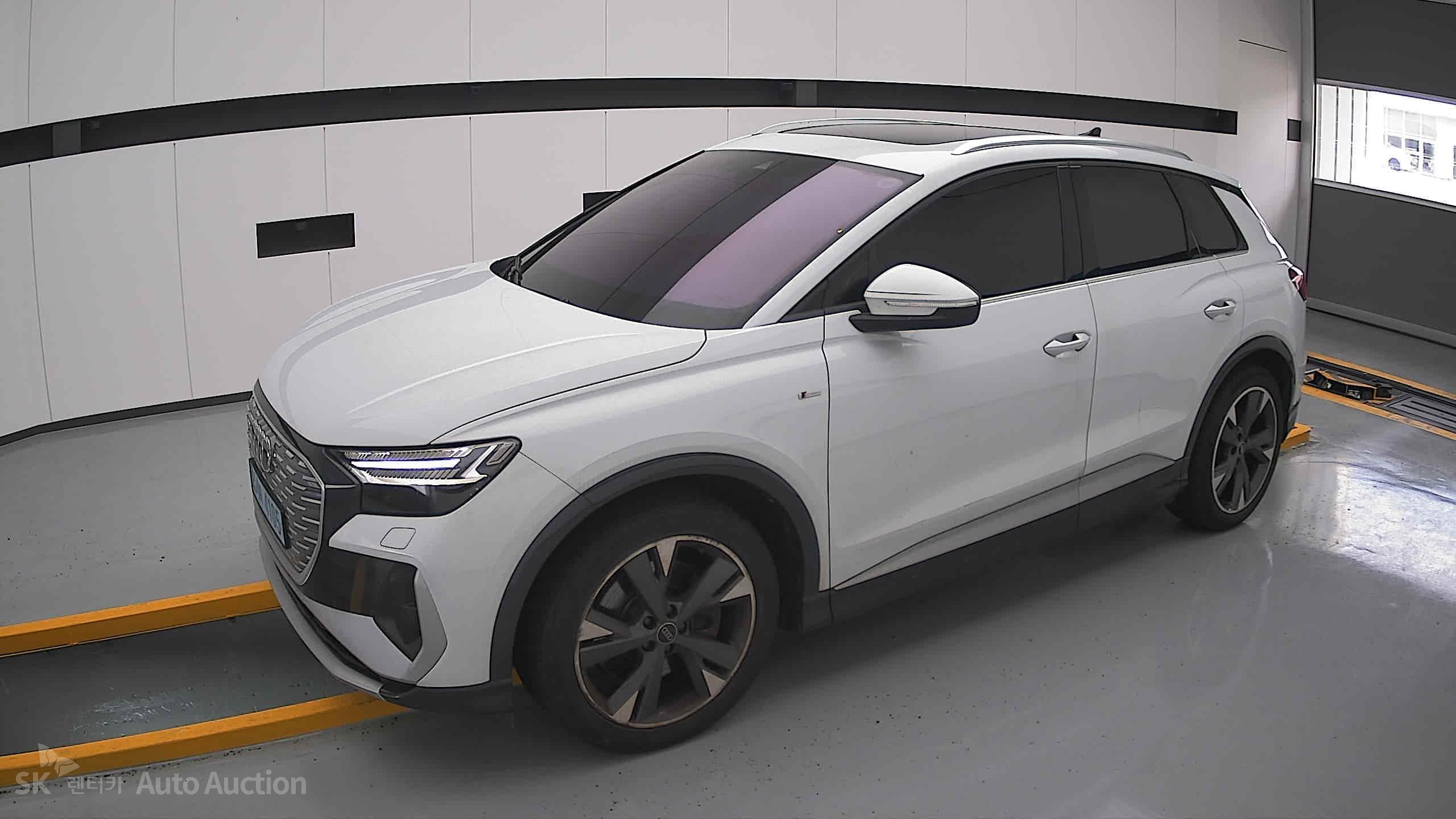 Audi Q4 2022 — صورة 12