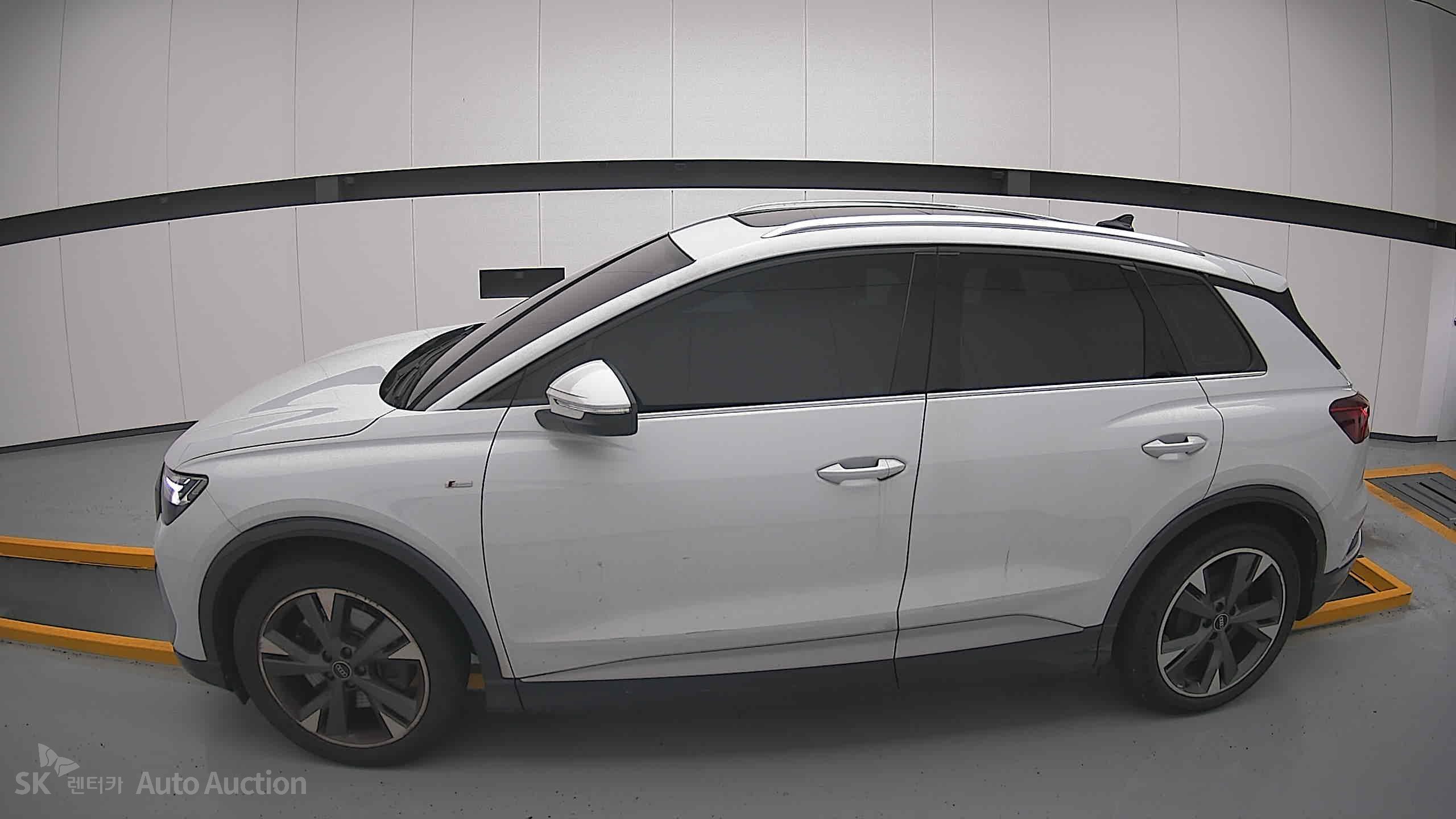 Audi Q4 2022 — صورة 13