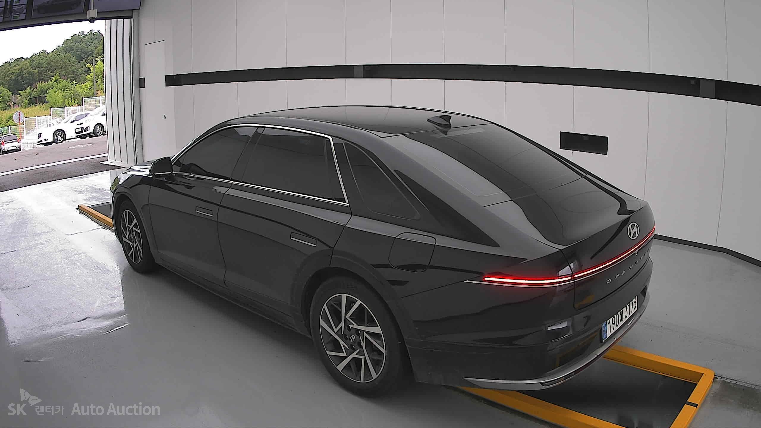 هيونداي All-New Grandeur 2023 — صورة 6