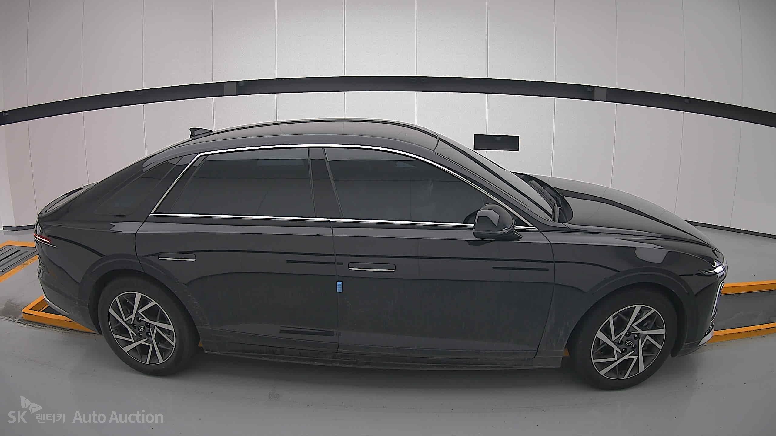 هيونداي All-New Grandeur 2023 — صورة 11