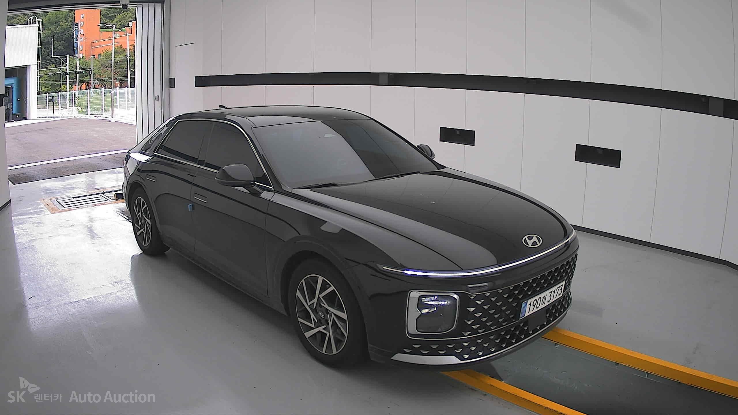 هيونداي All-New Grandeur 2023 — صورة 13