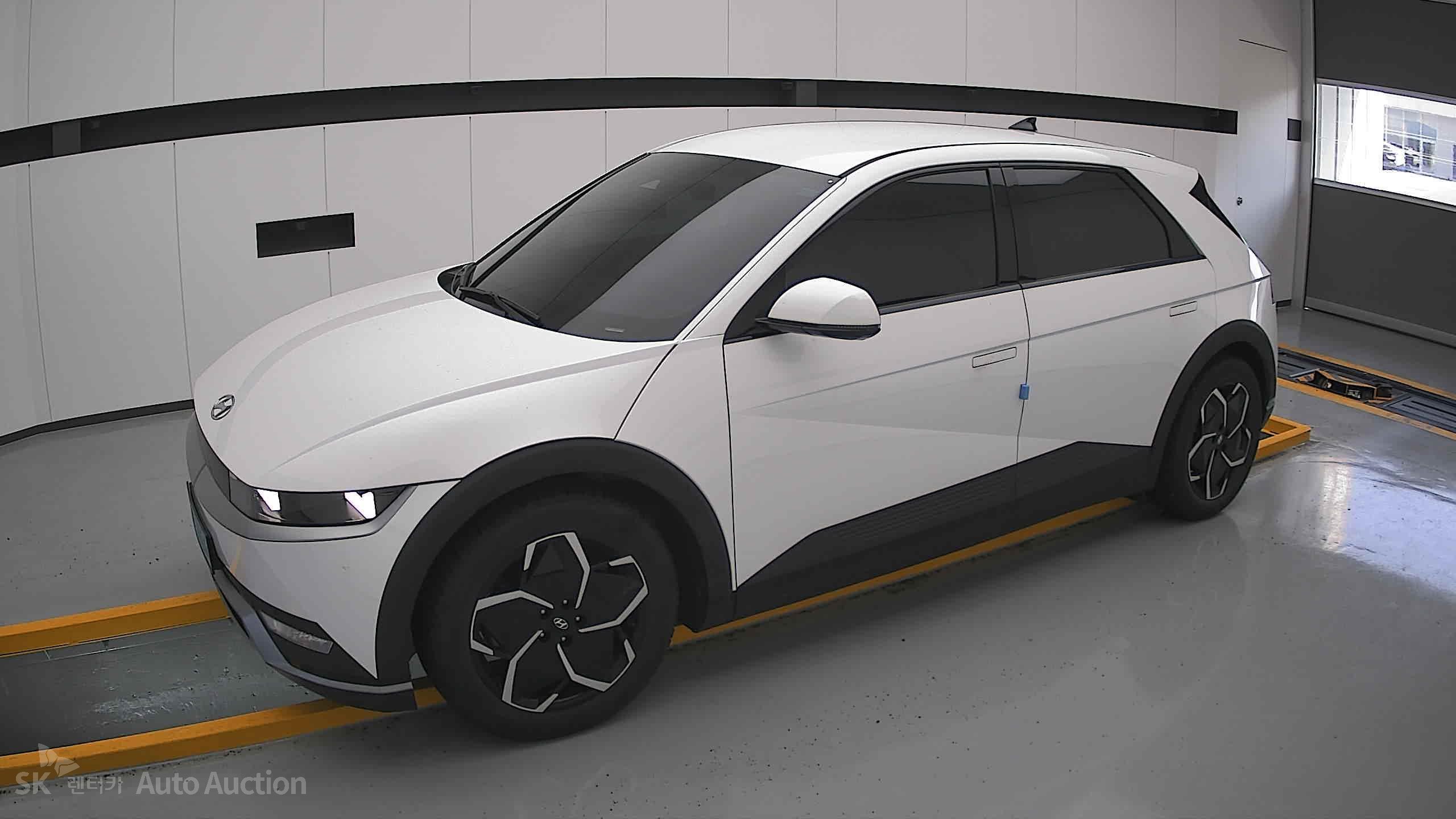 هيونداي Ioniq 2022 — صورة 12