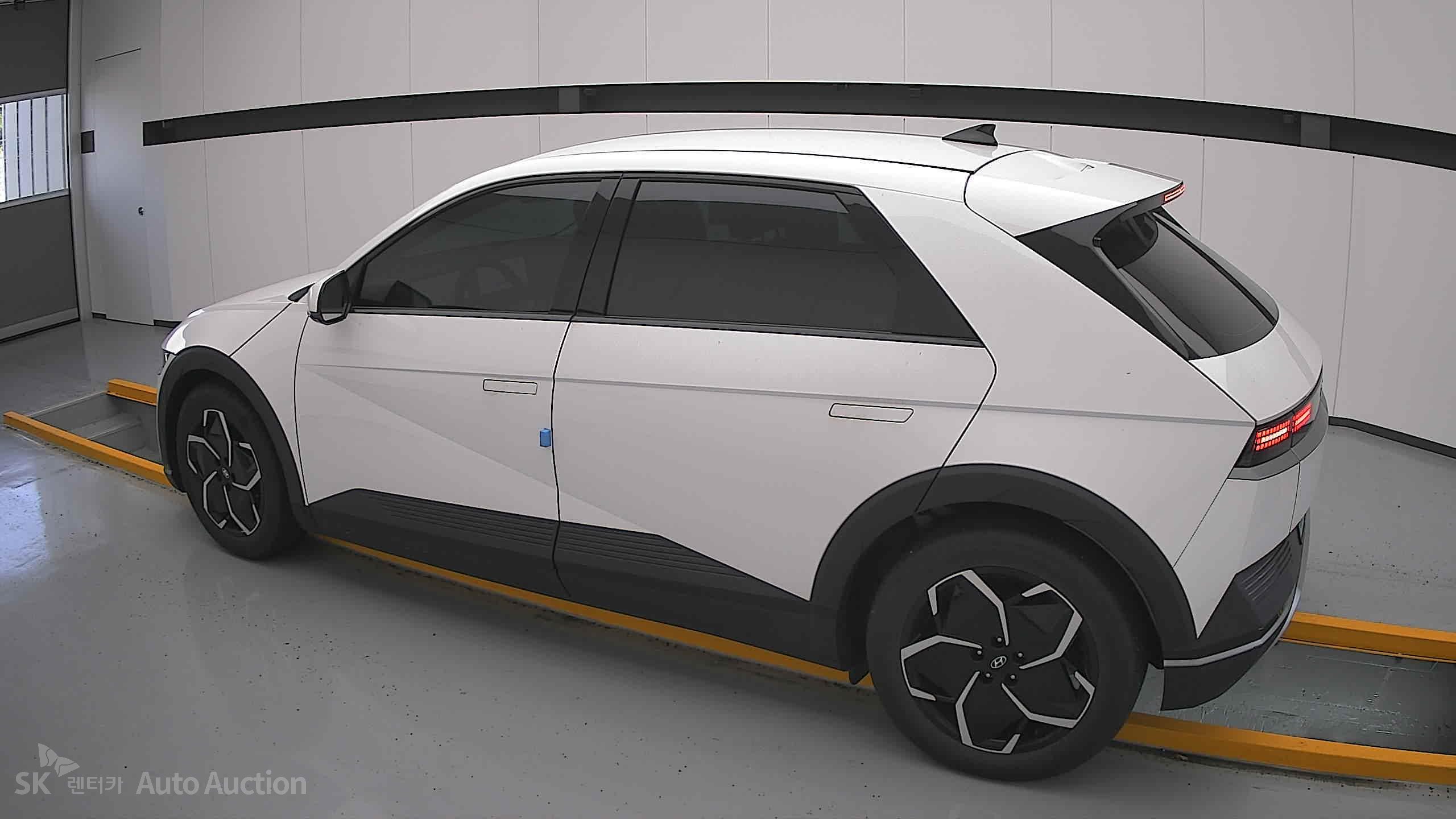 هيونداي Ioniq 2022 — صورة 14