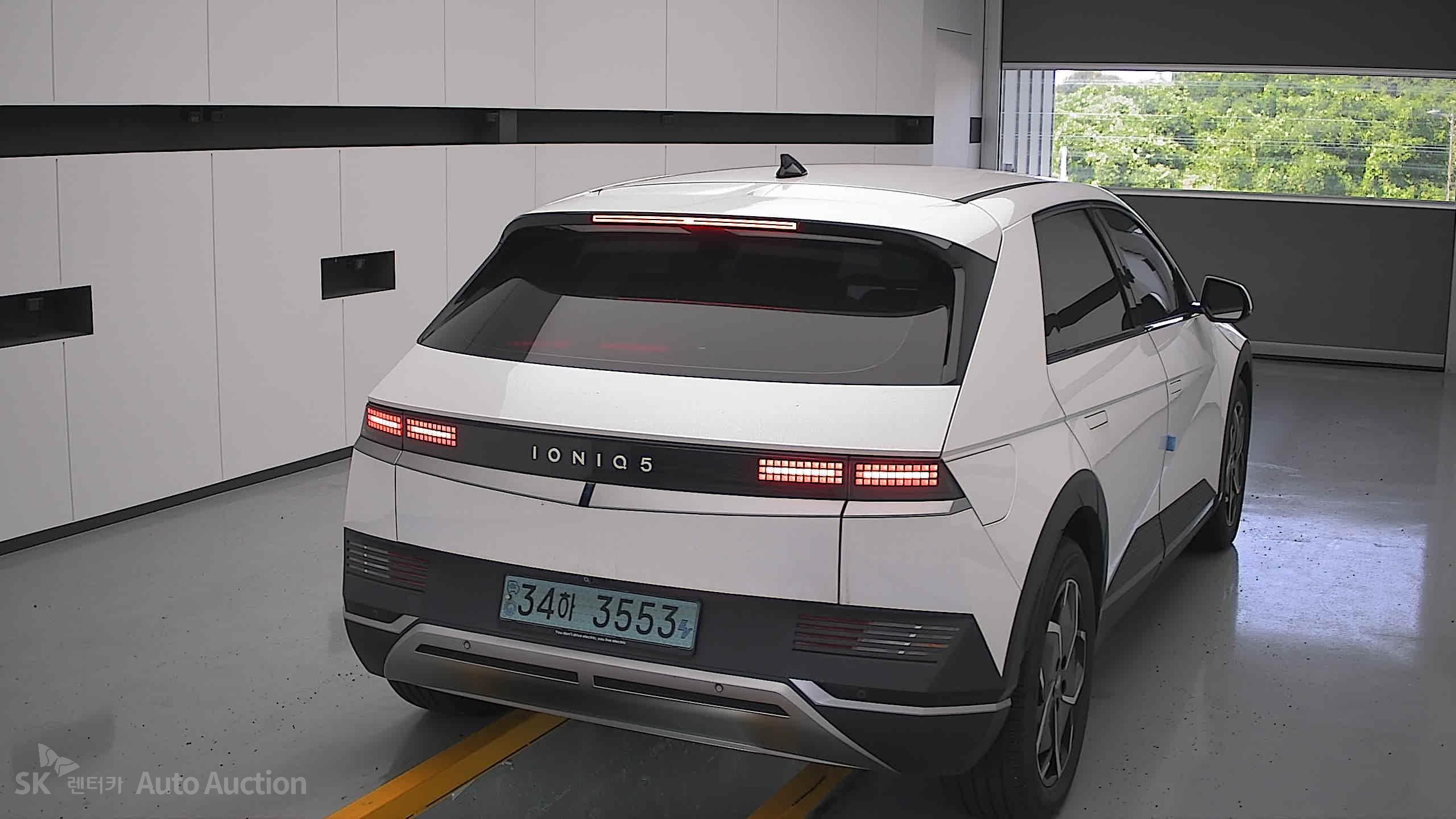 هيونداي Ioniq 2022 — صورة 16