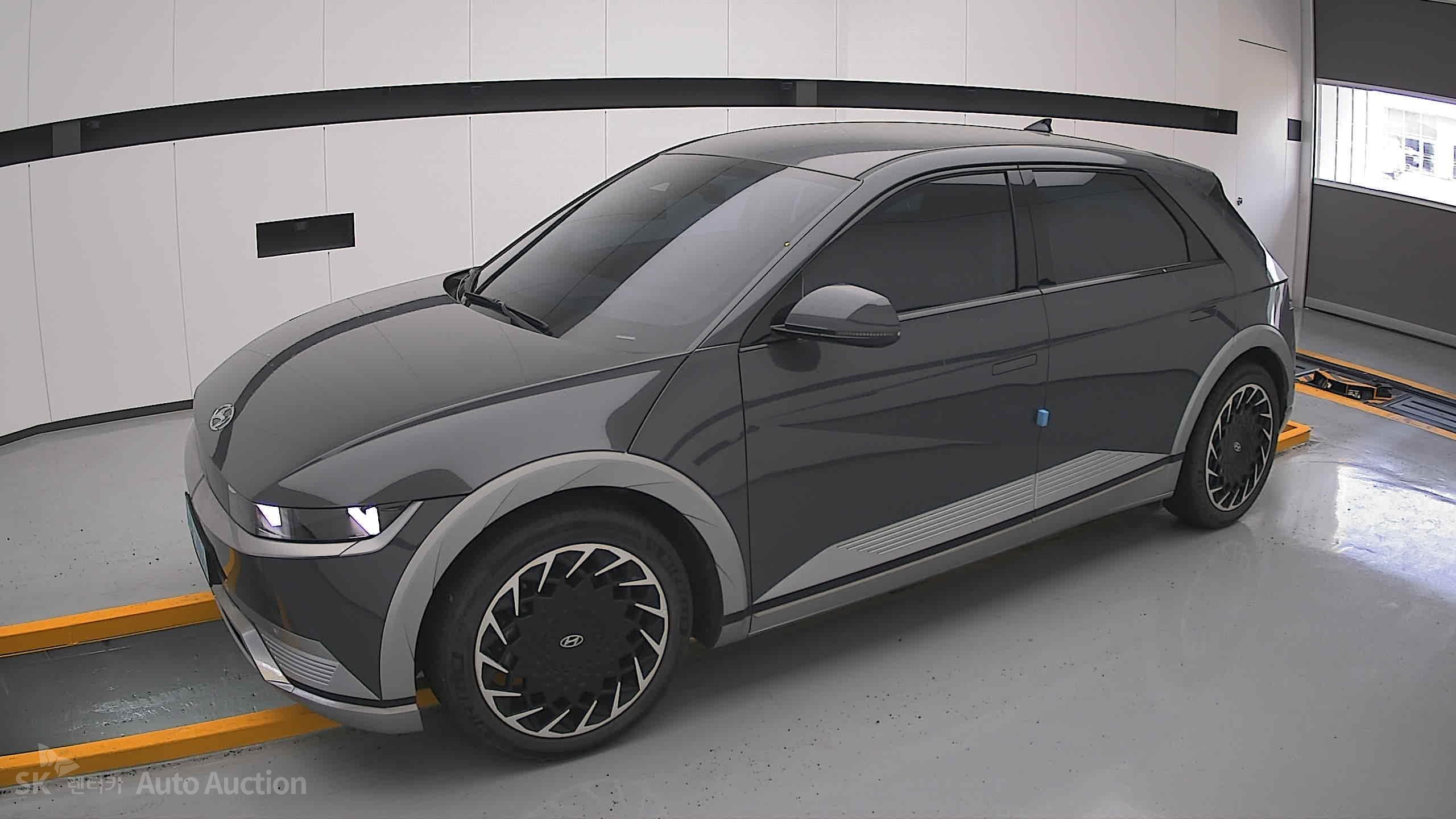 هيونداي Ioniq 2023 — صورة 12