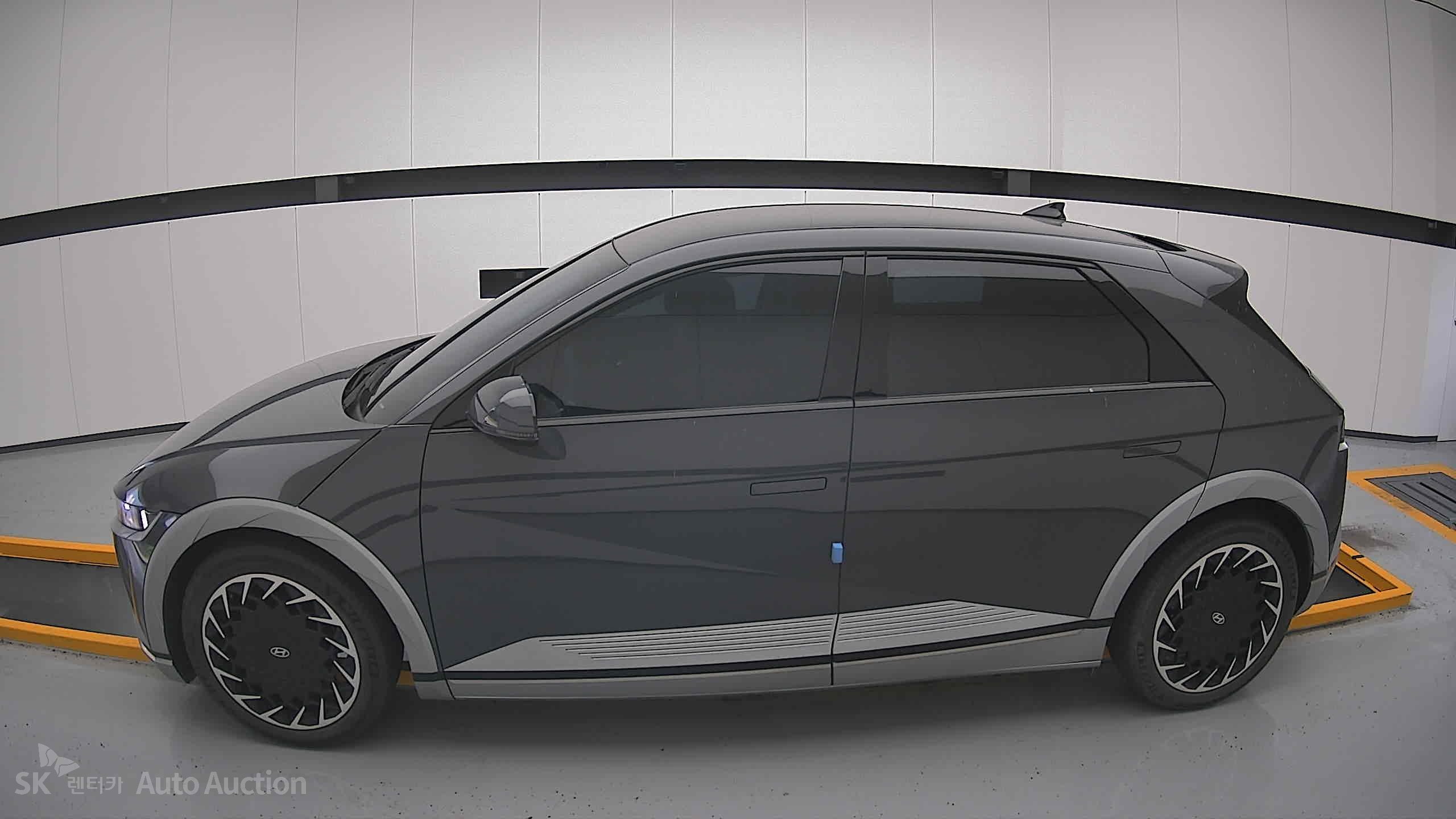 هيونداي Ioniq 2023 — صورة 13