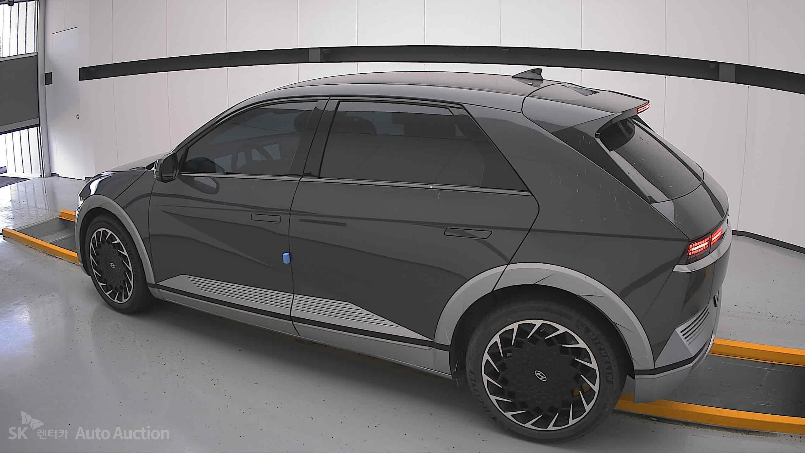 هيونداي Ioniq 2023 — صورة 14