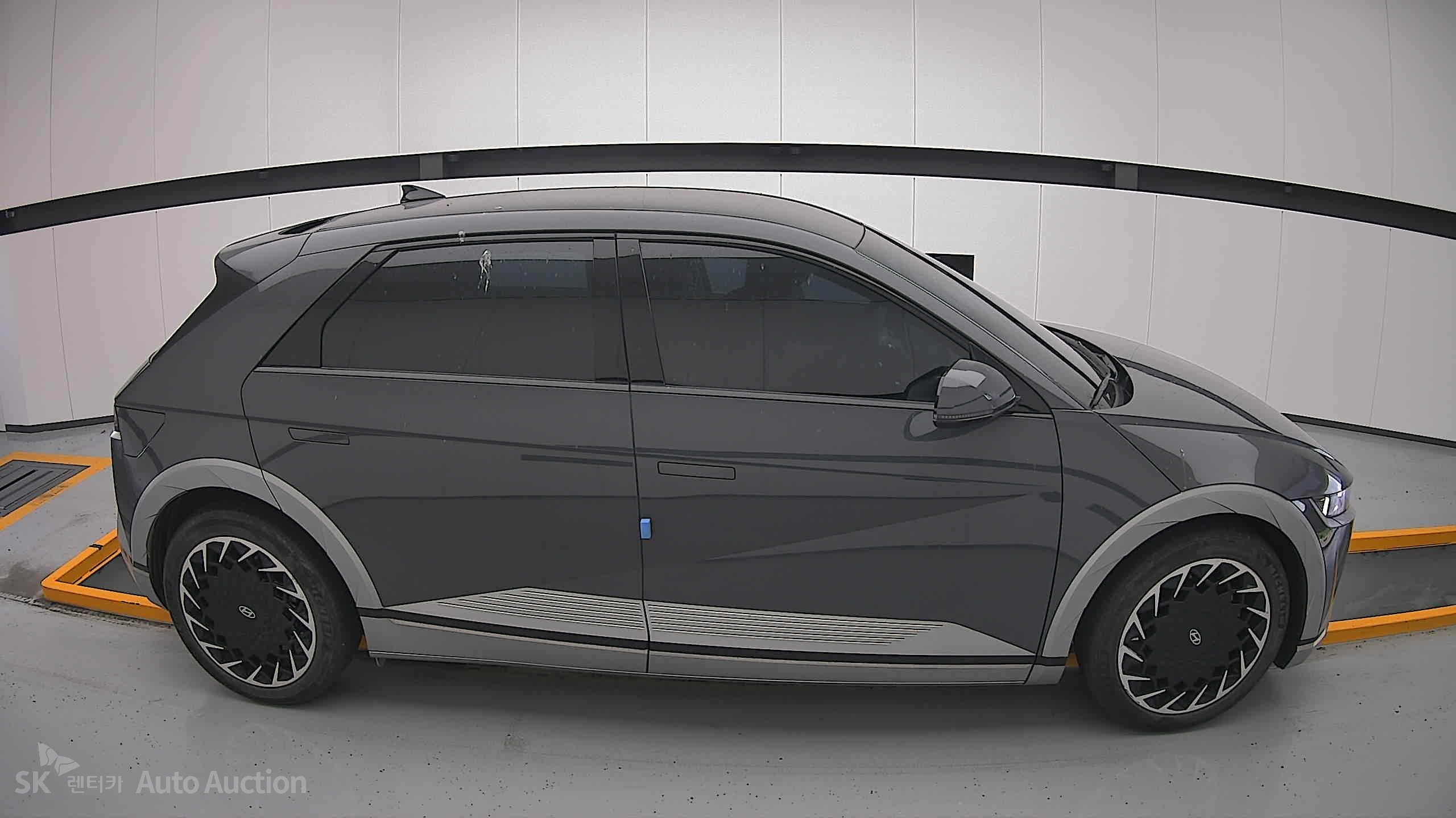 هيونداي Ioniq 2023 — صورة 19