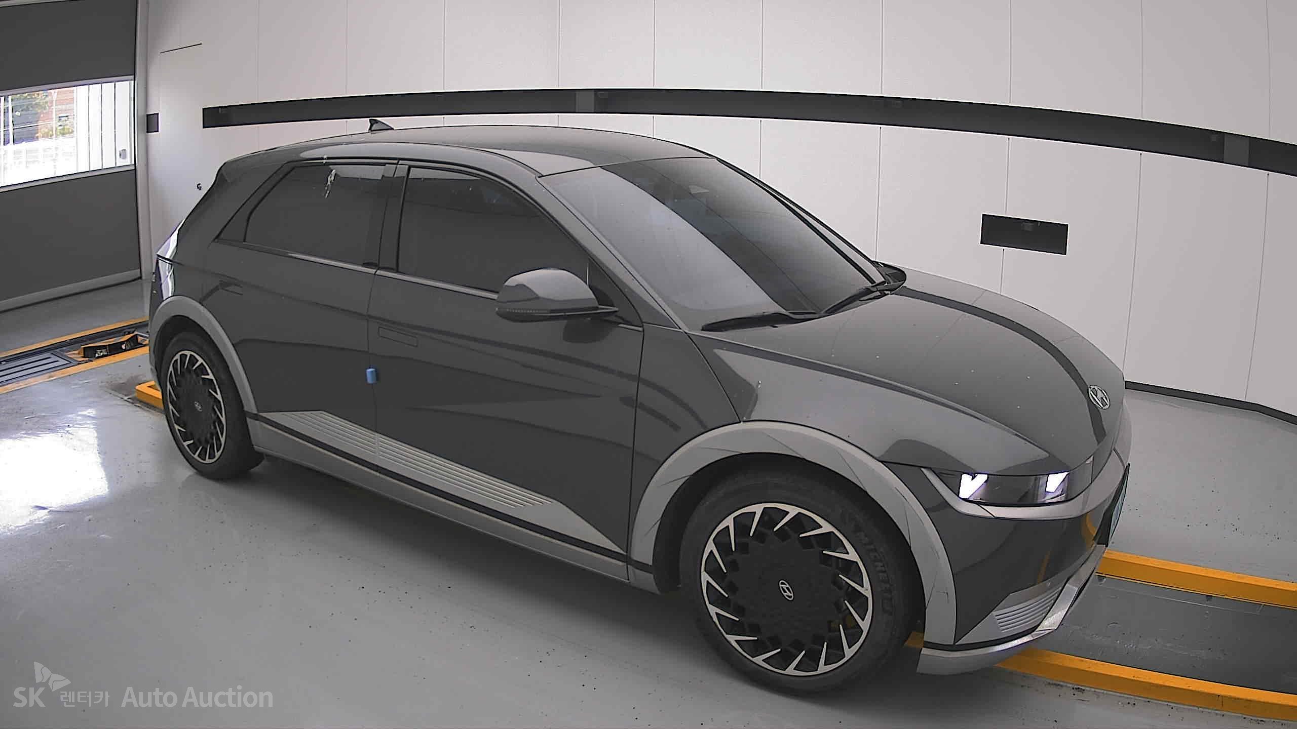 هيونداي Ioniq 2023 — صورة 20
