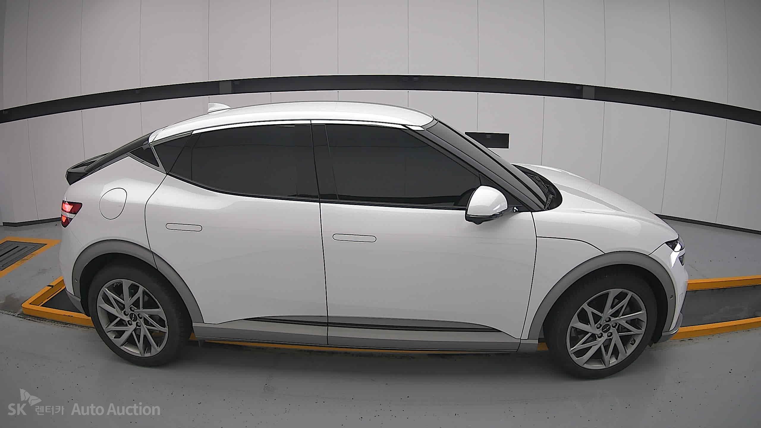2022 - genesis gv60