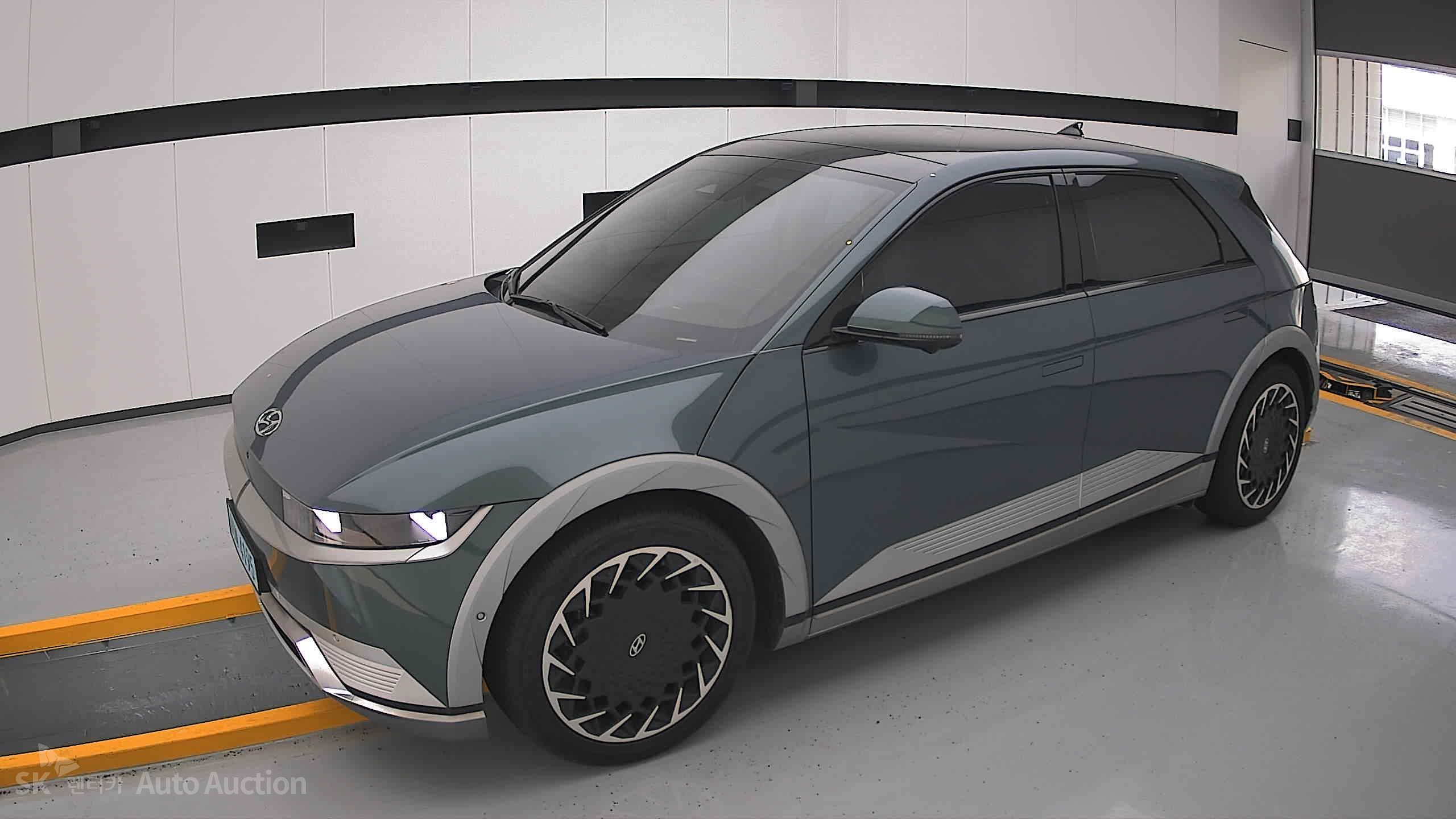 هيونداي Ioniq 2023 — صورة 12