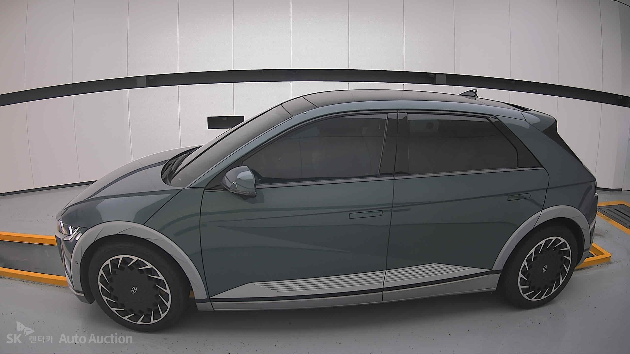 هيونداي Ioniq 2023 — صورة 13