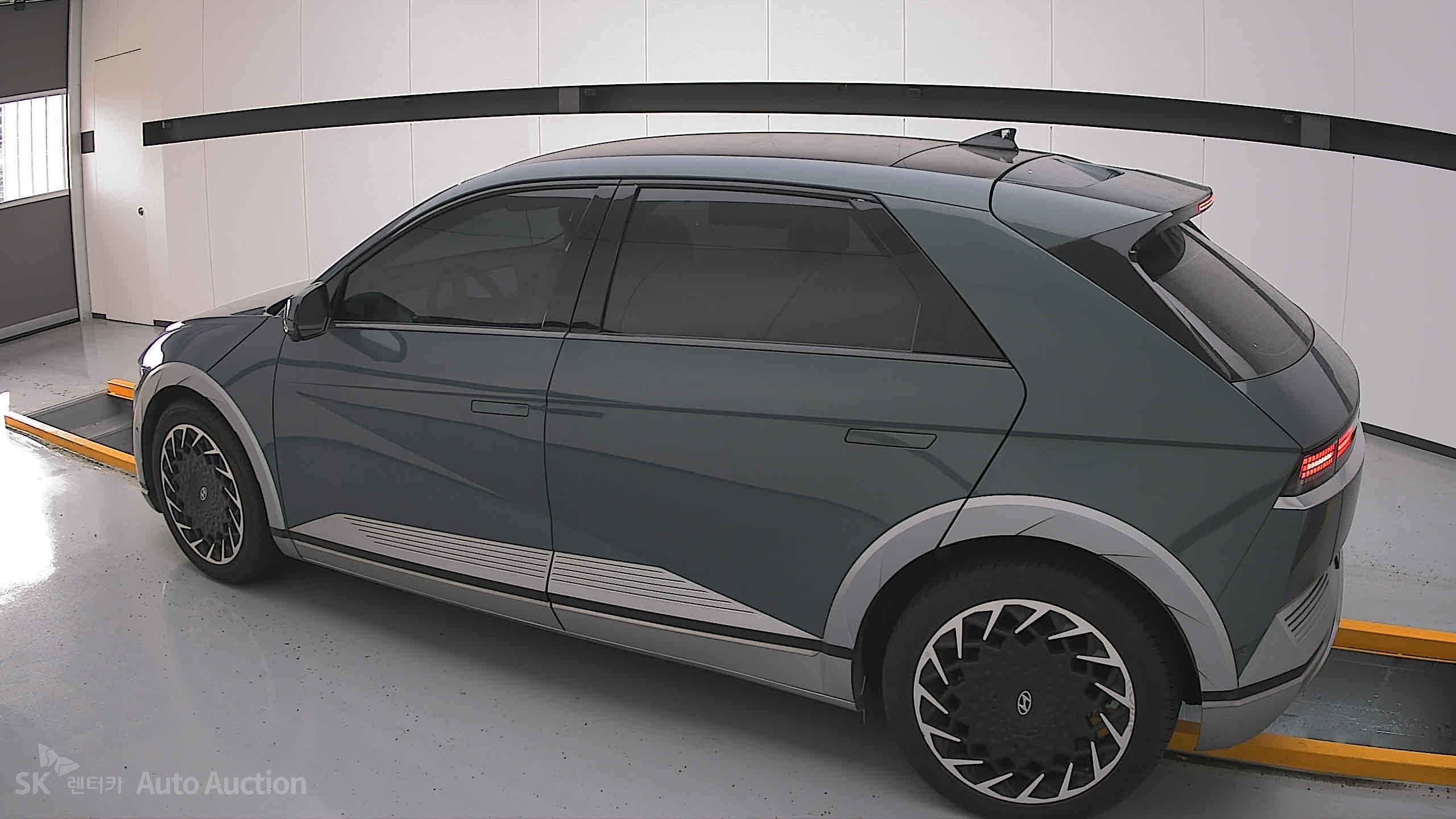 هيونداي Ioniq 2023 — صورة 14