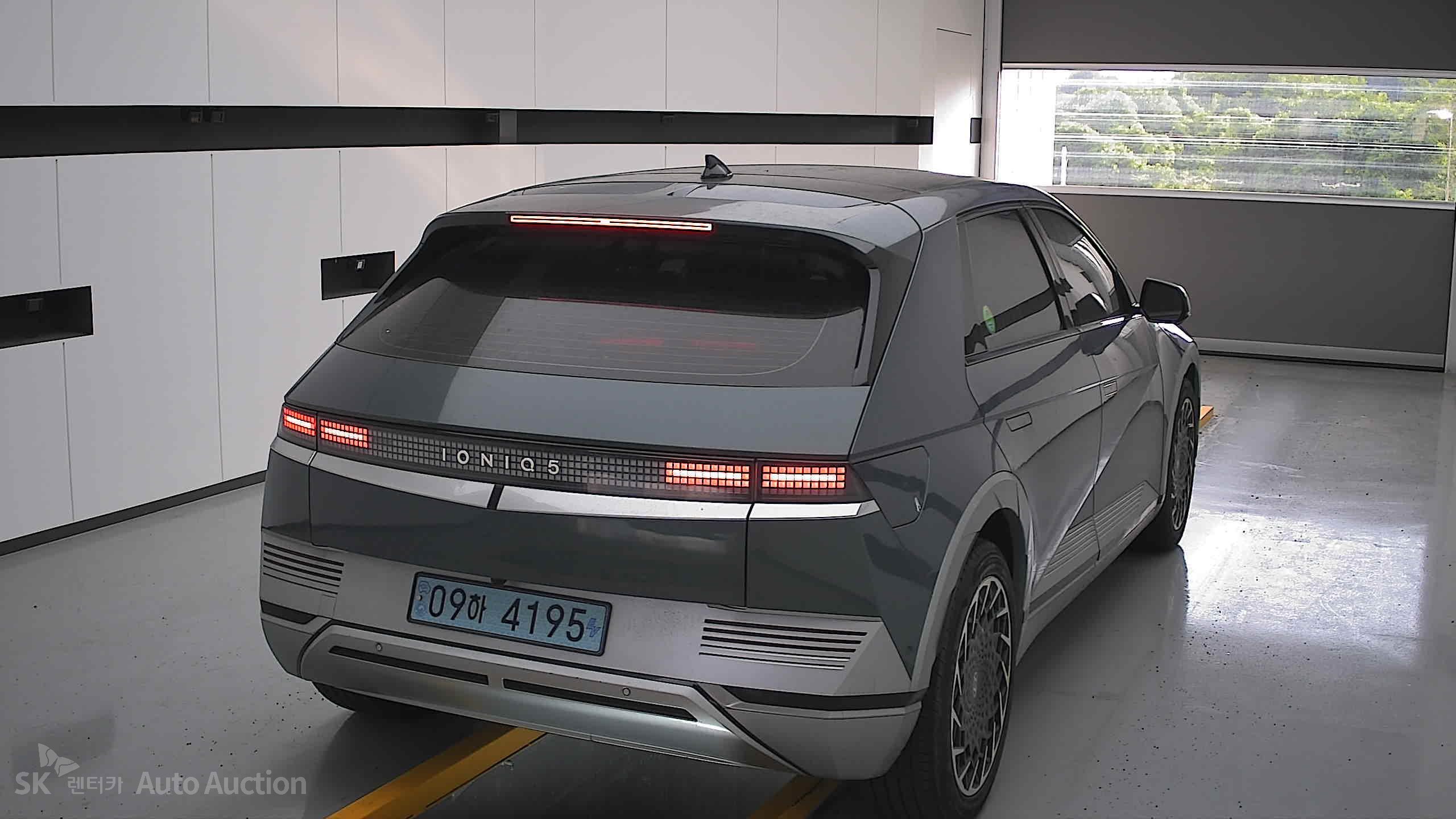 هيونداي Ioniq 2023 — صورة 16