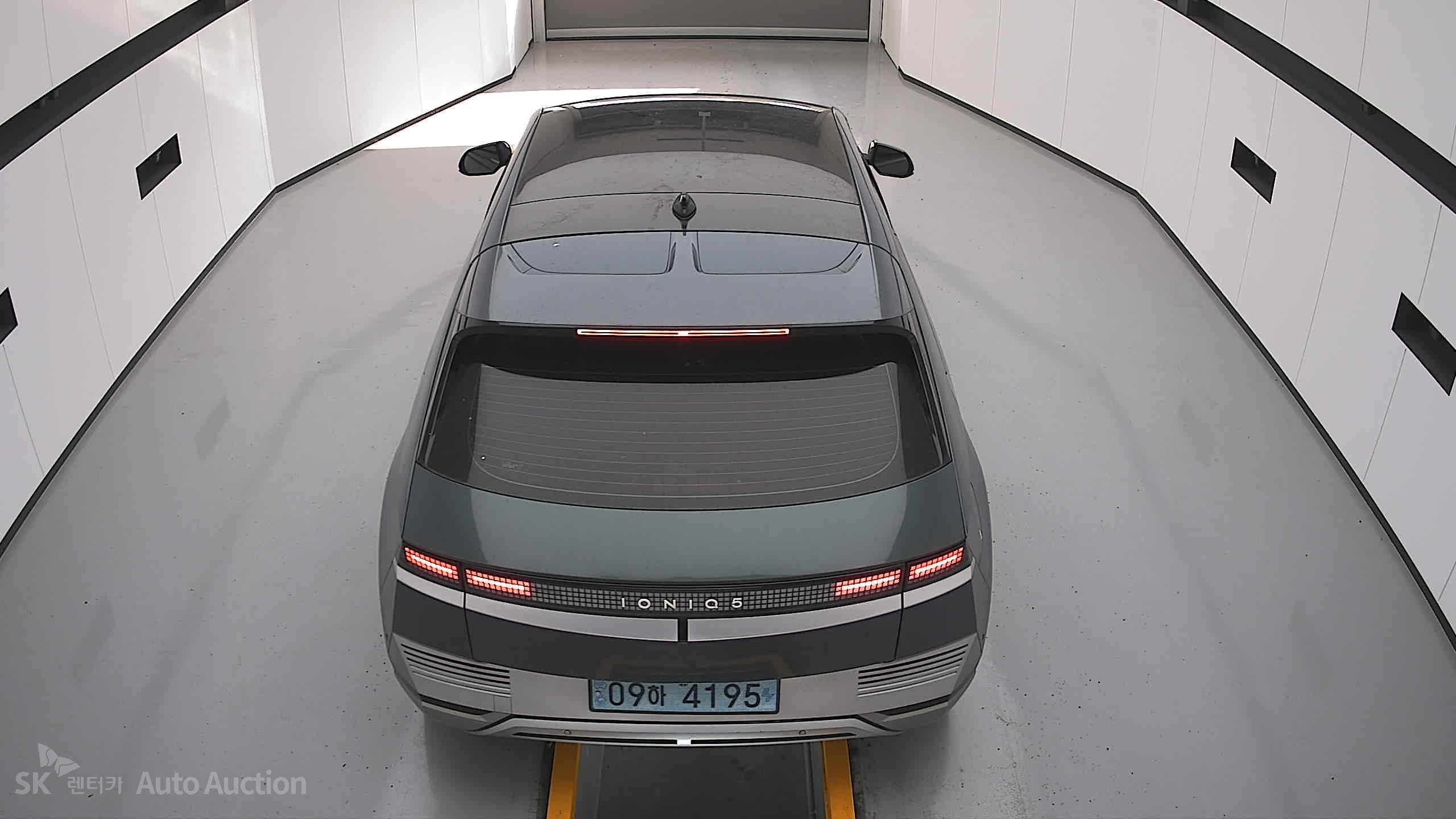 هيونداي Ioniq 2023 — صورة 23