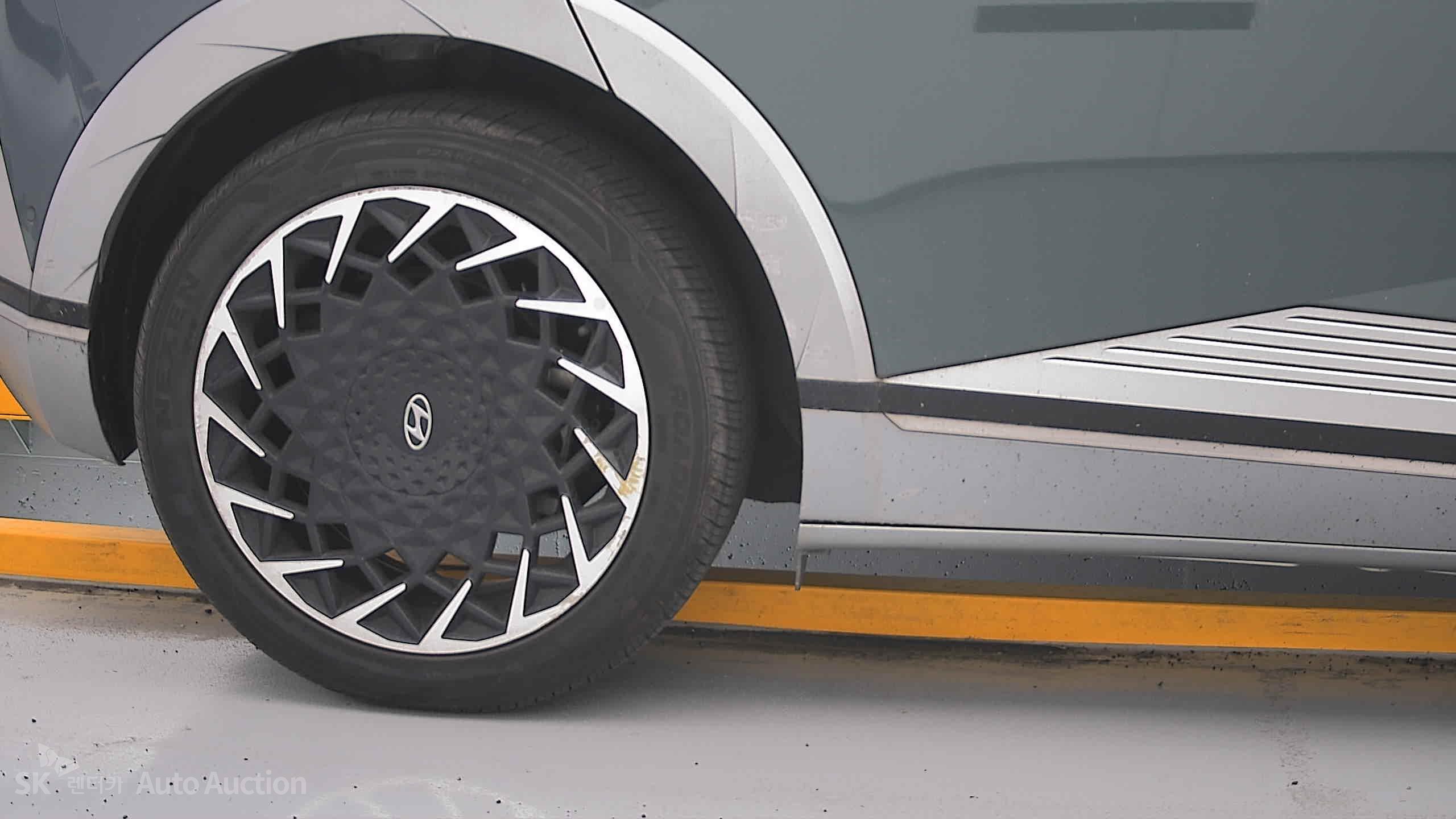 هيونداي Ioniq 2023 — صورة 27