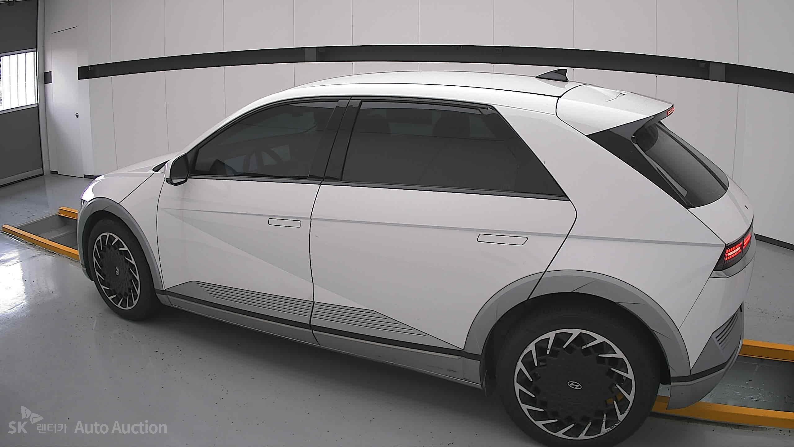 2023 - hyundai ioniq