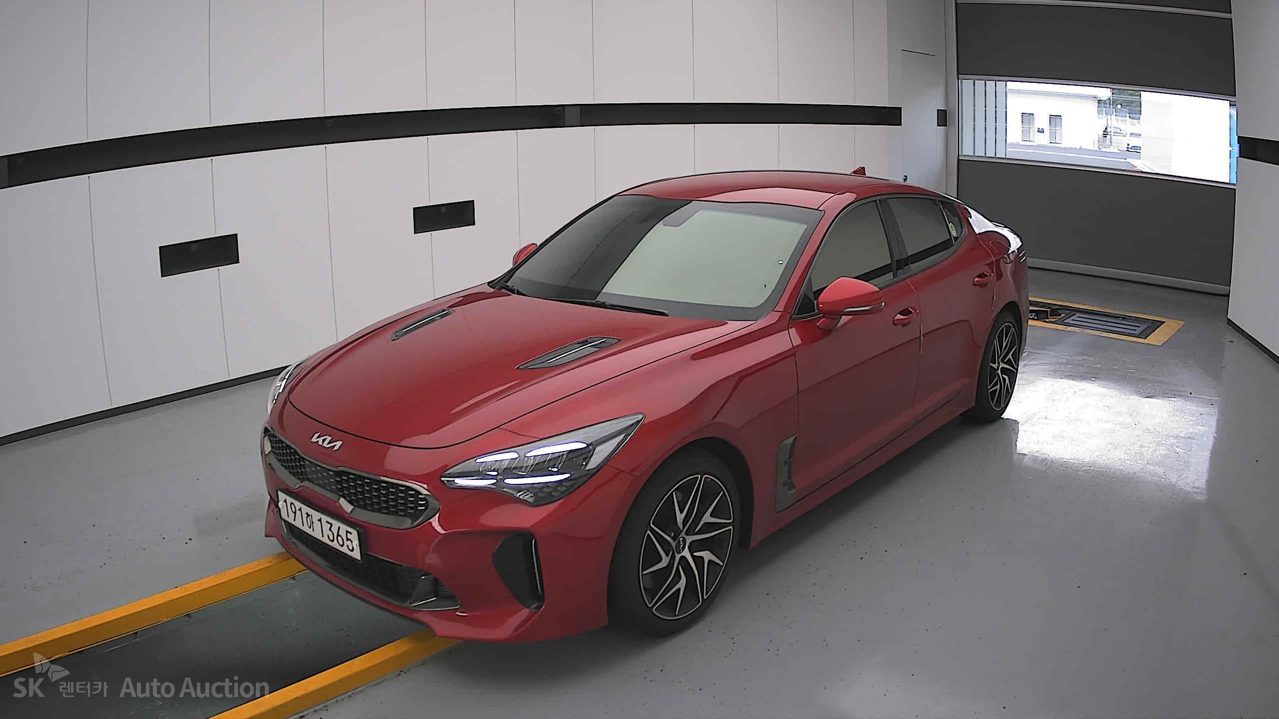2022 - kia stinger