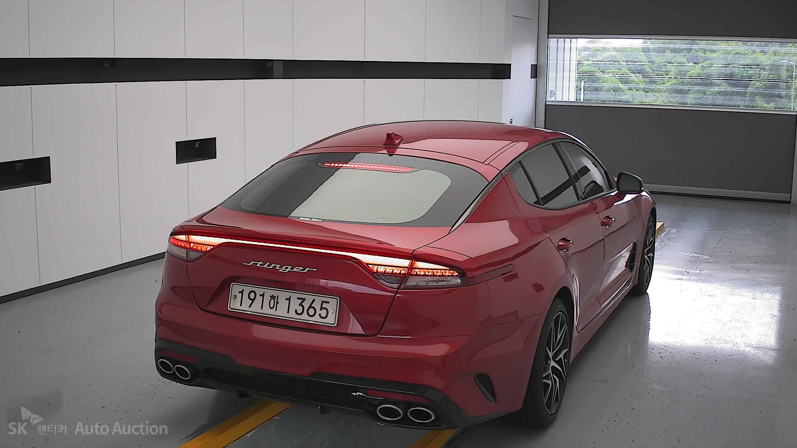 2022 - kia stinger