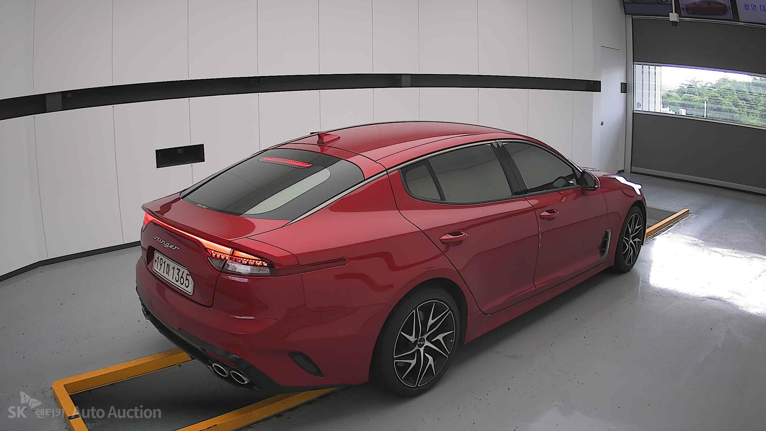 2022 - kia stinger