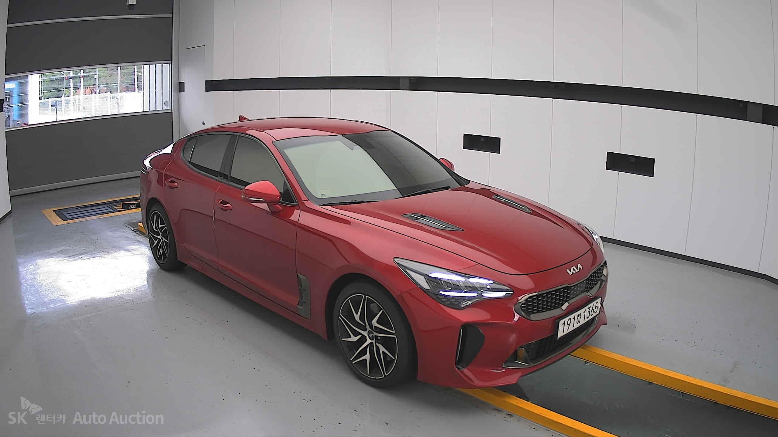 2022 - kia stinger