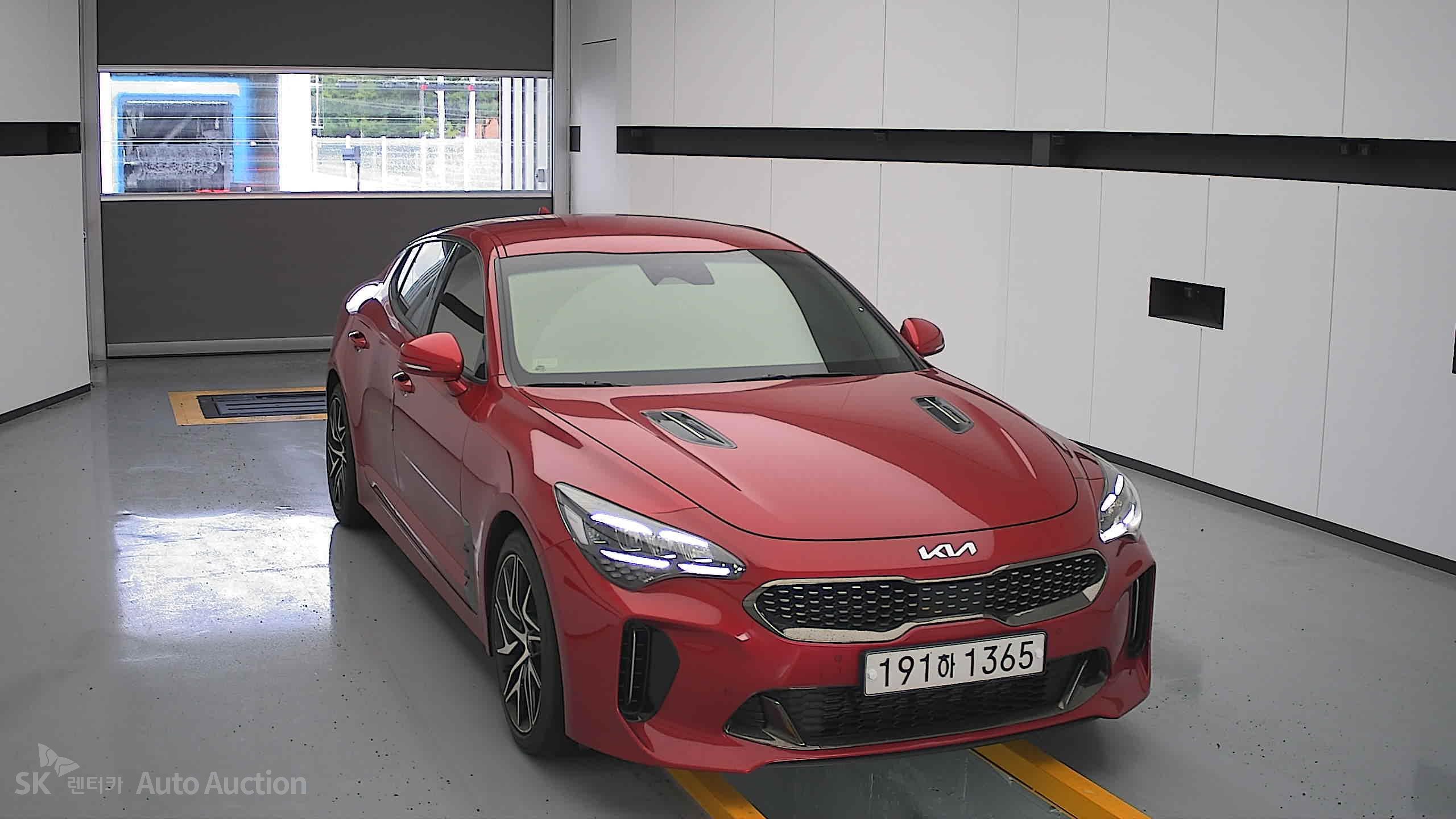 2022 - kia stinger