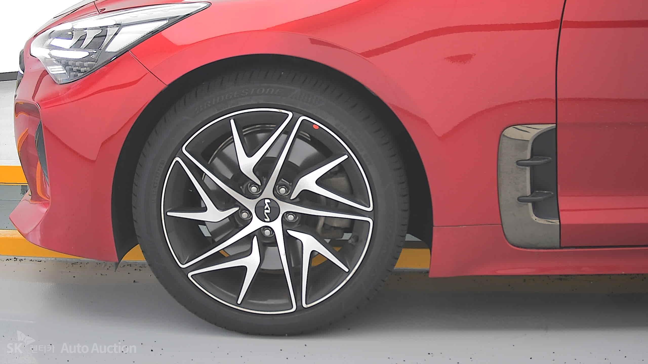 2022 - kia stinger