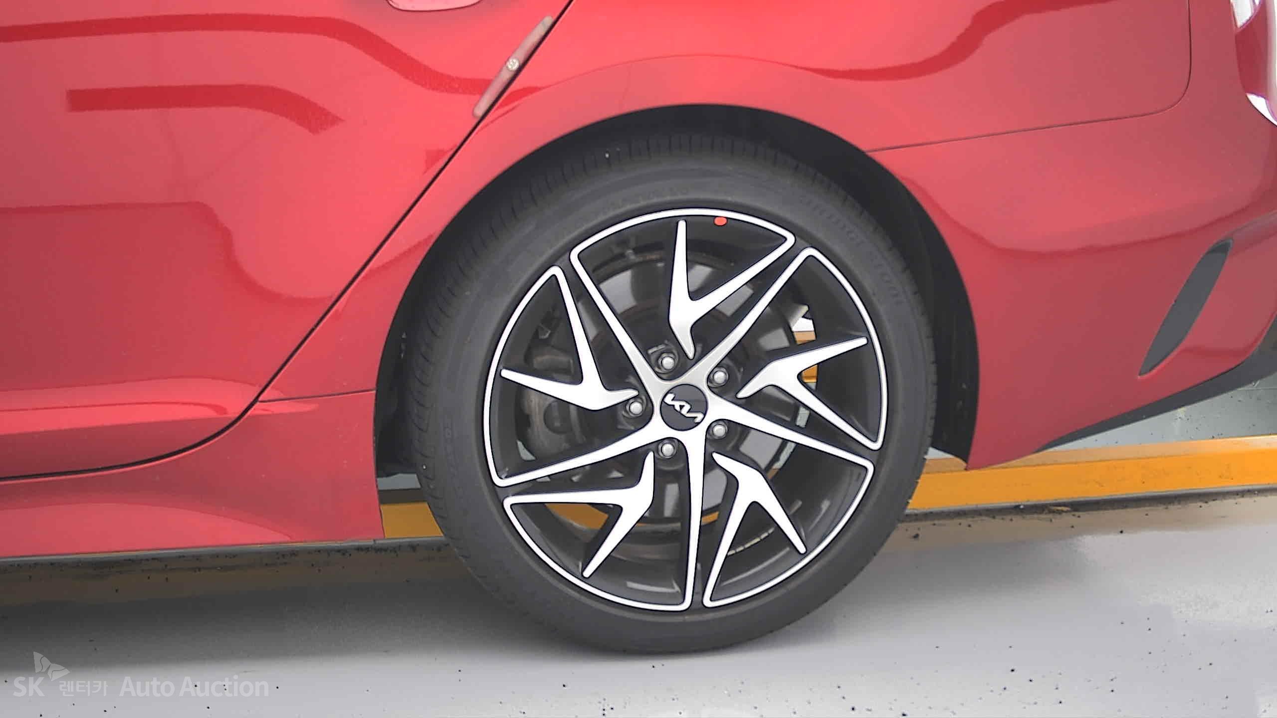 2022 - kia stinger