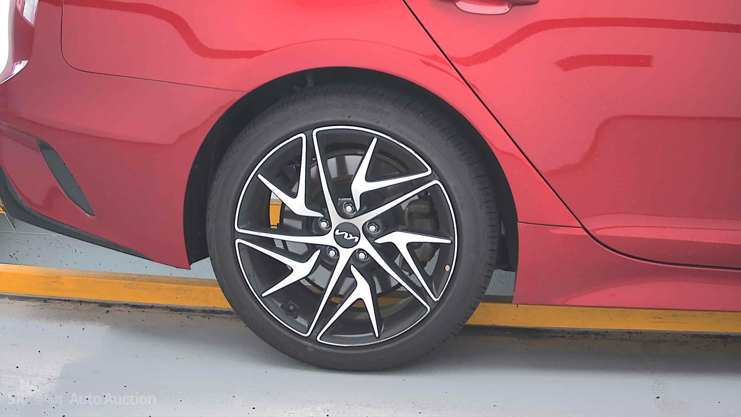 2022 - kia stinger