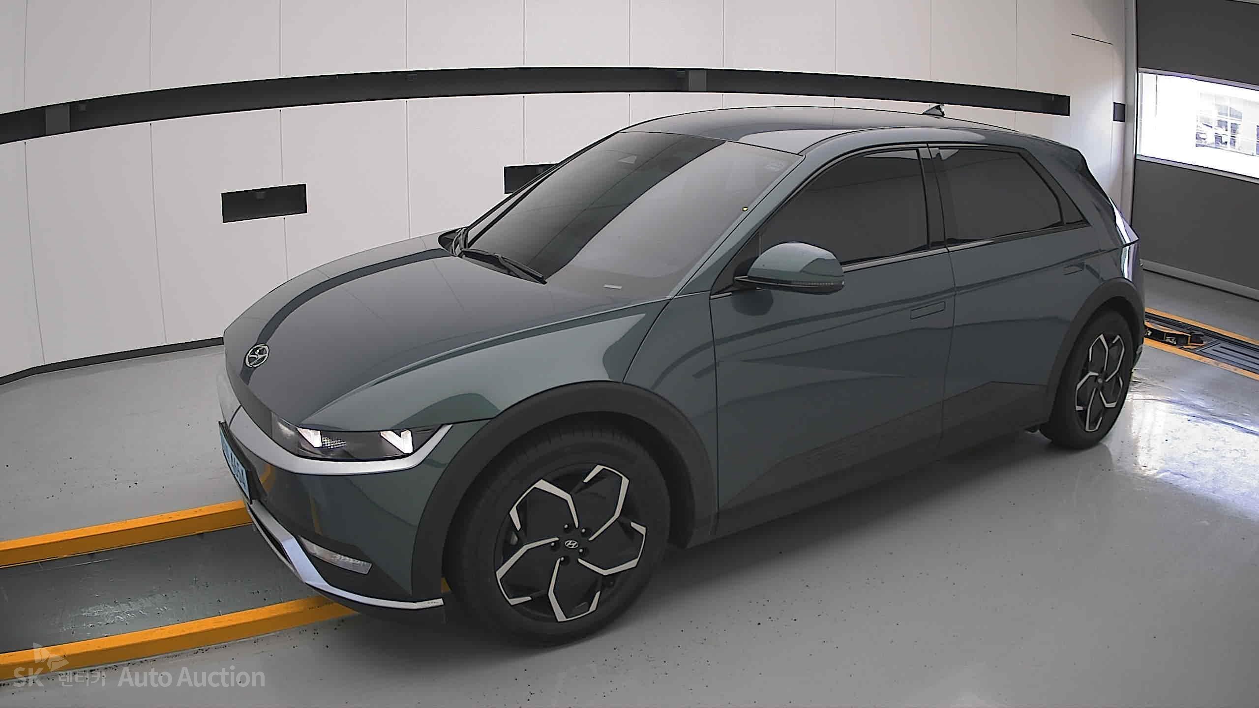 هيونداي Ioniq 2023 — صورة 12