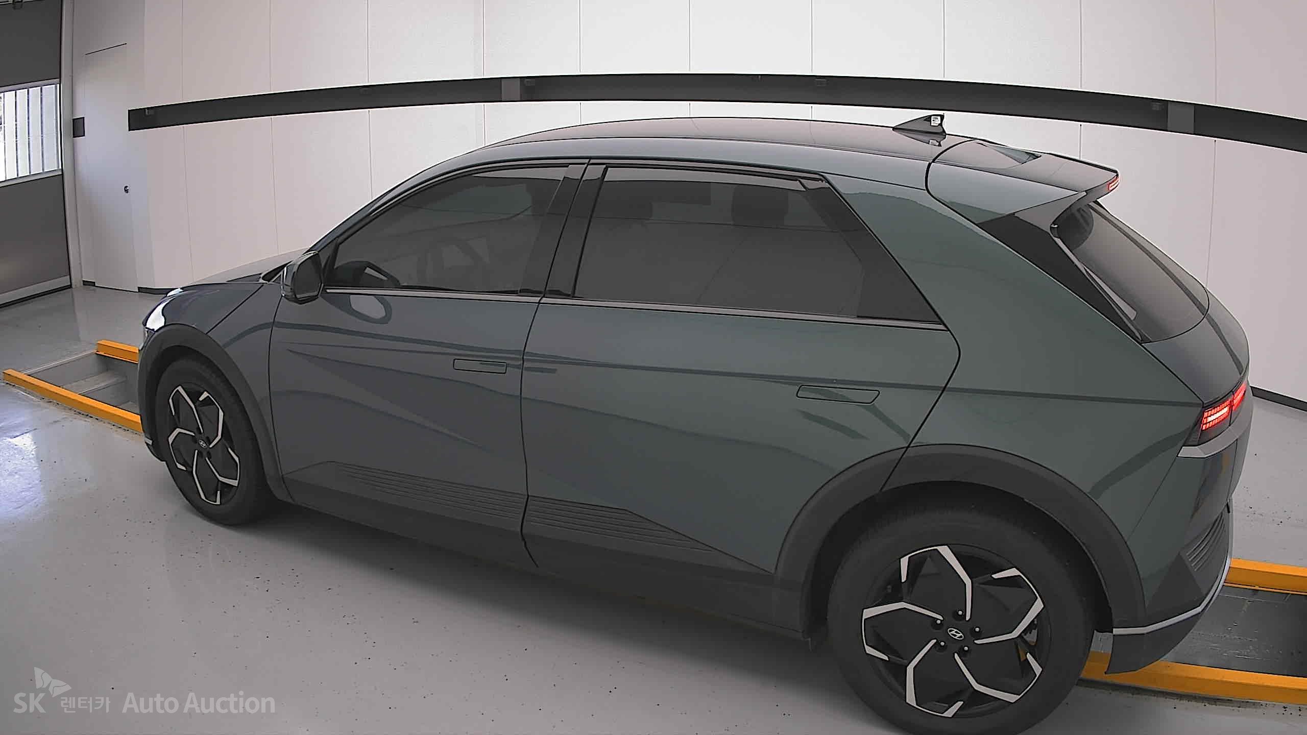 هيونداي Ioniq 2023 — صورة 14