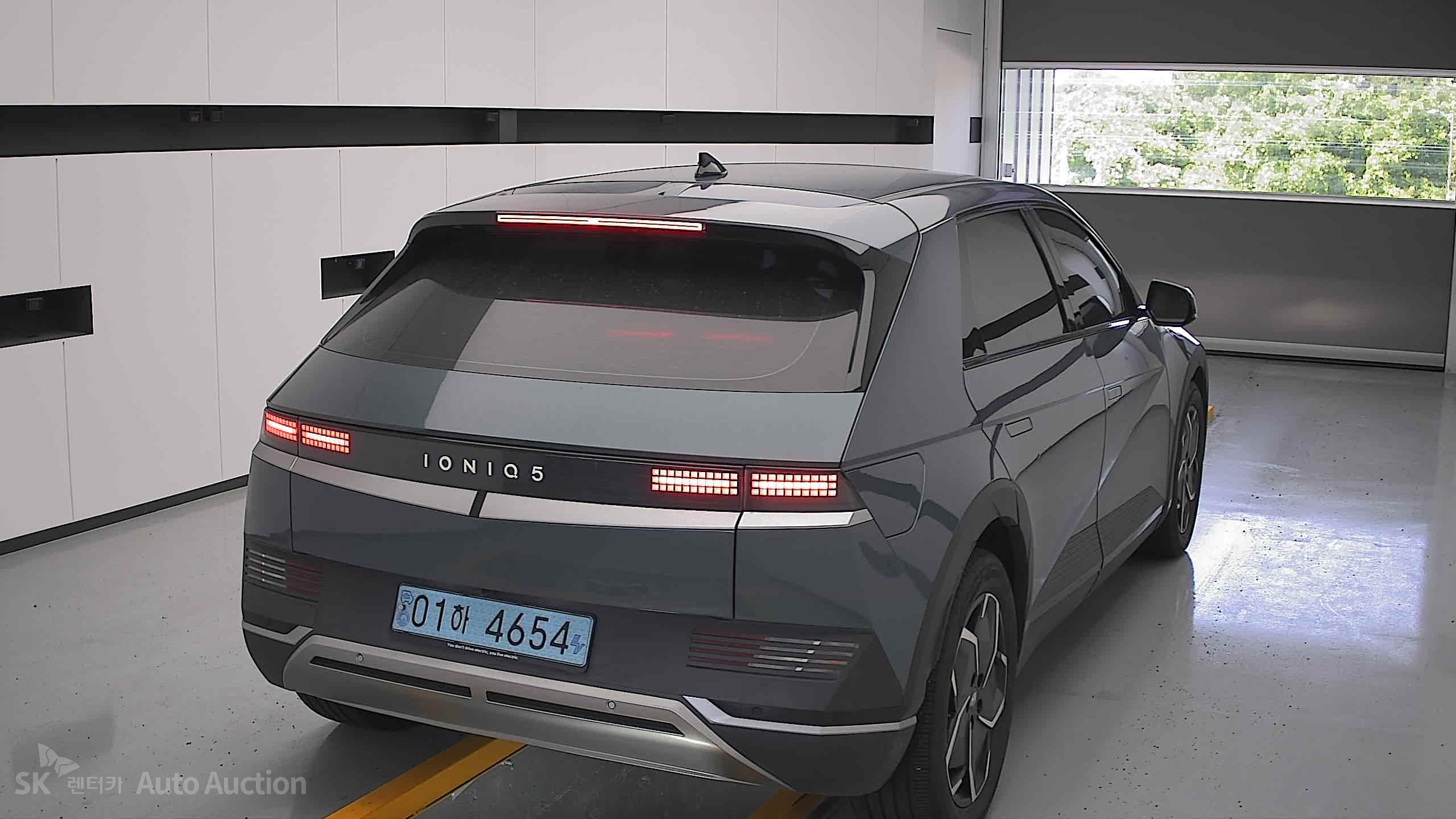 هيونداي Ioniq 2023 — صورة 16