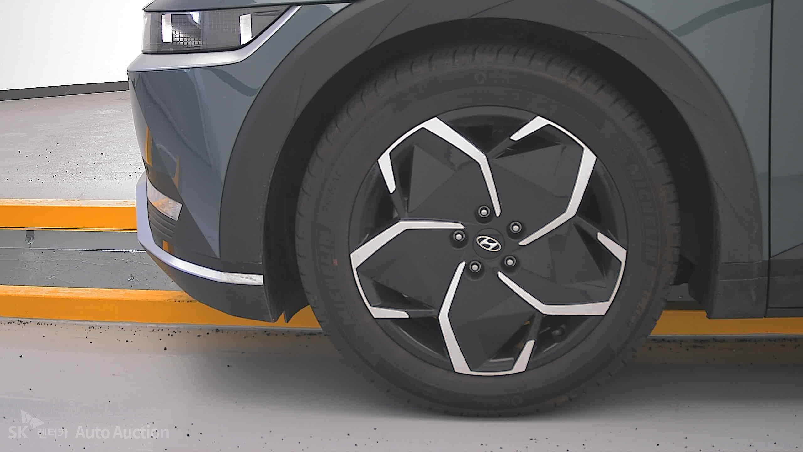 هيونداي Ioniq 2023 — صورة 25