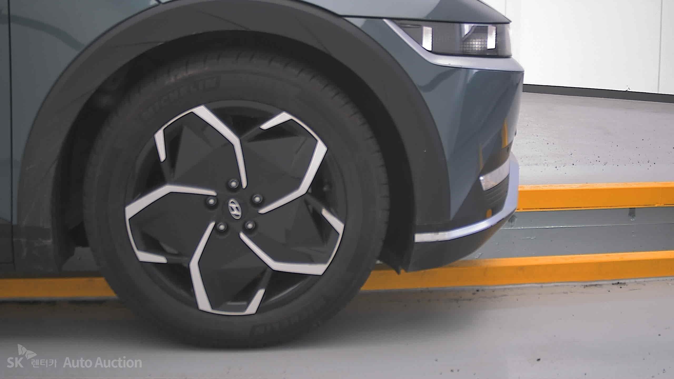هيونداي Ioniq 2023 — صورة 28