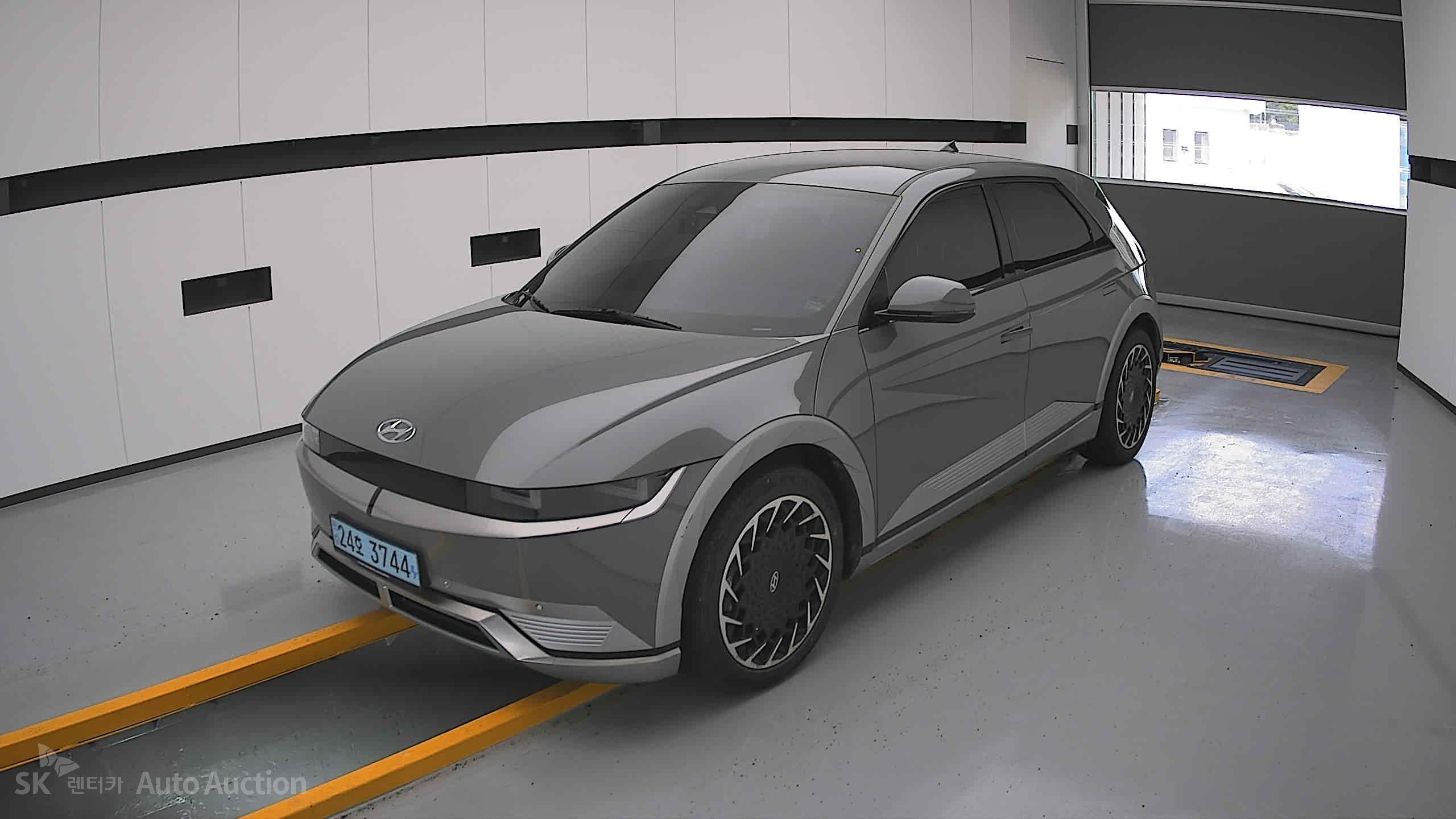 هيونداي Ioniq 2023 — صورة 11
