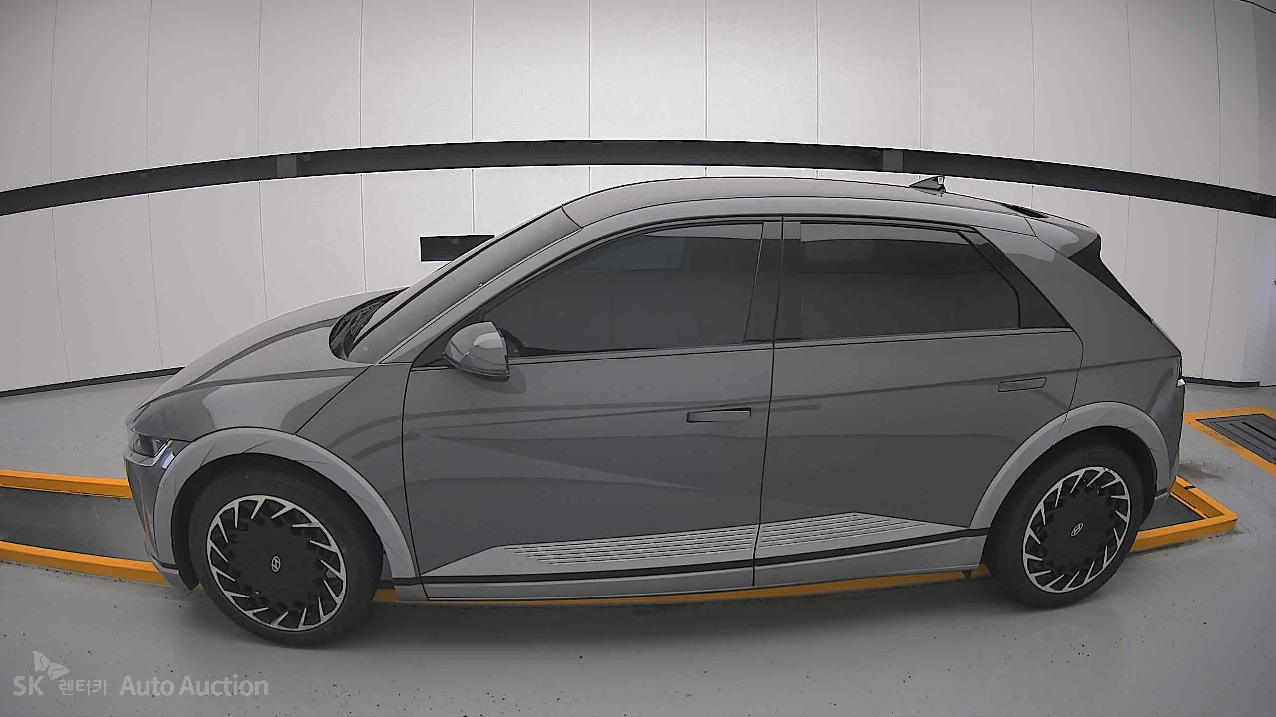 هيونداي Ioniq 2023 — صورة 13