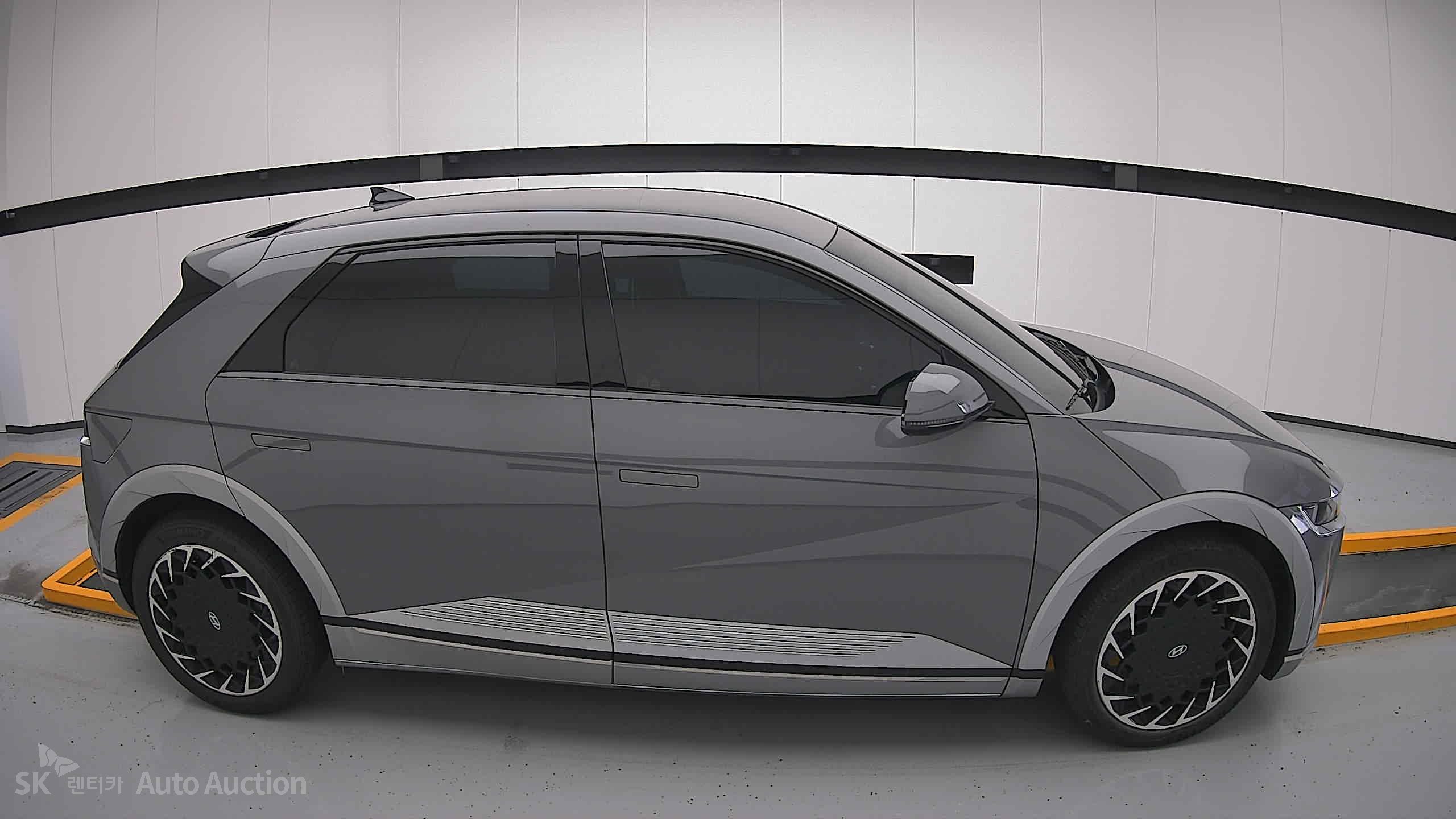 هيونداي Ioniq 2023 — صورة 19
