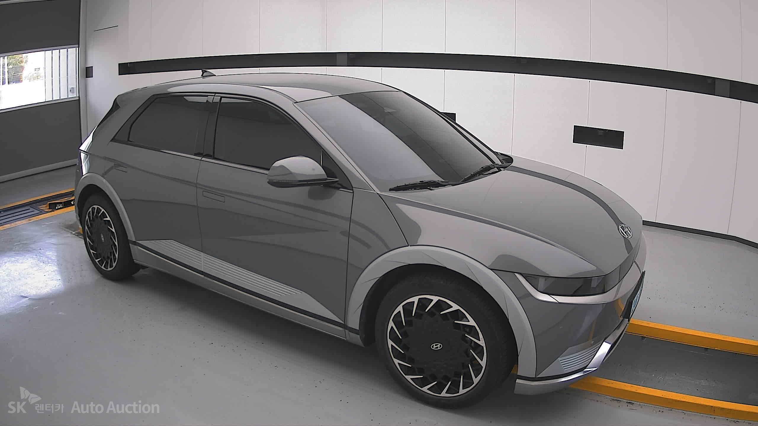 هيونداي Ioniq 2023 — صورة 20