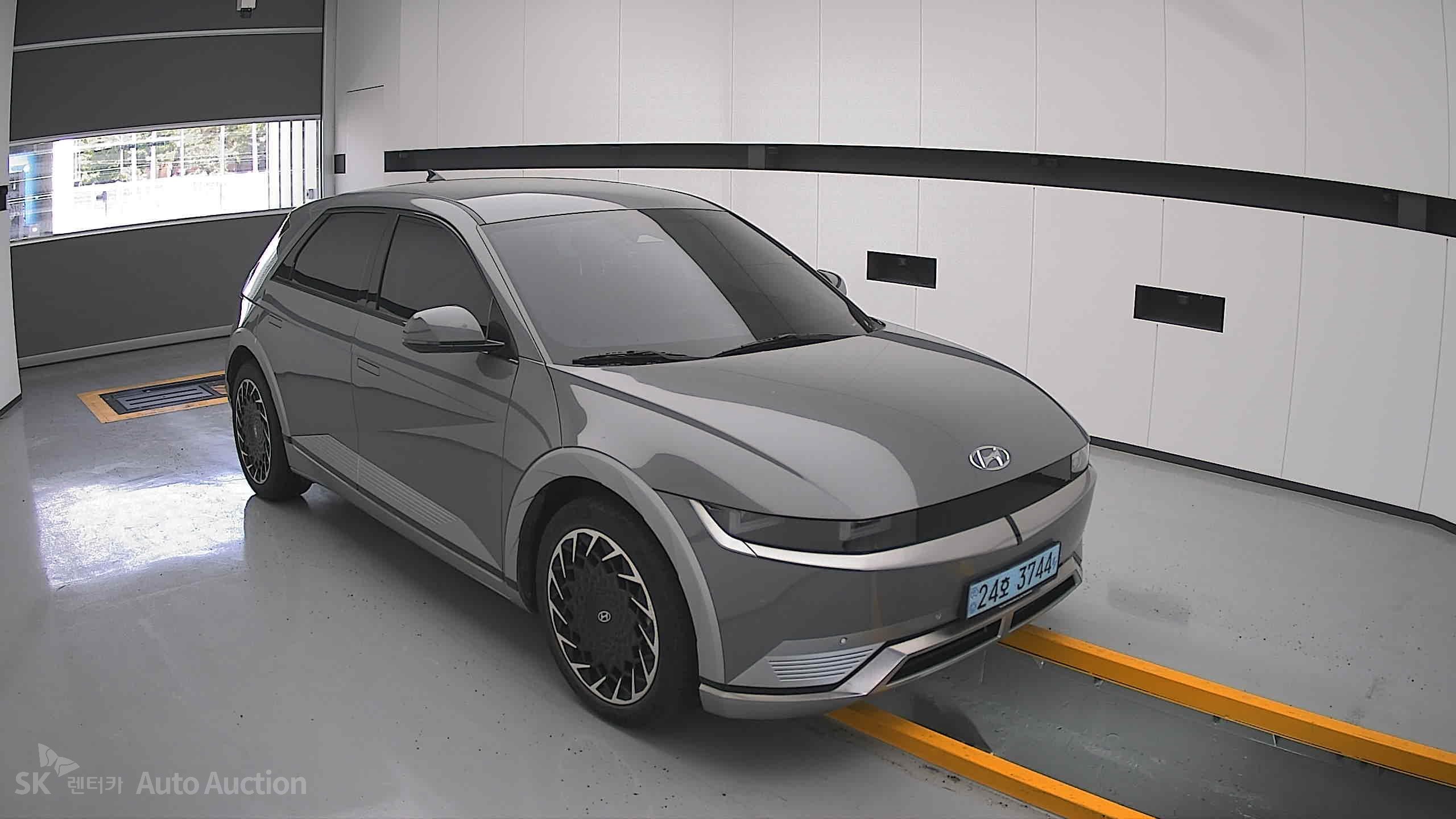 هيونداي Ioniq 2023 — صورة 21