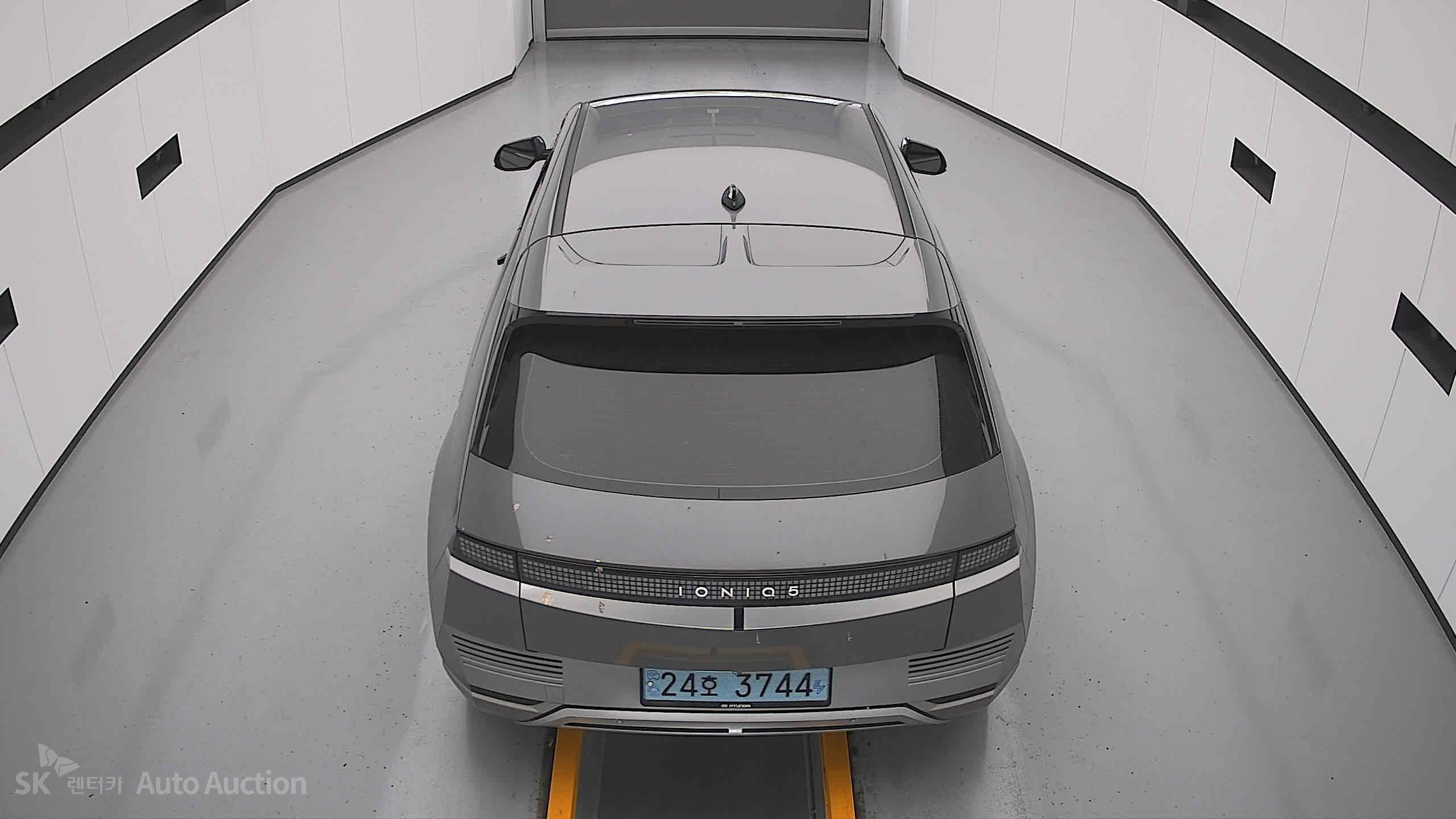 هيونداي Ioniq 2023 — صورة 23