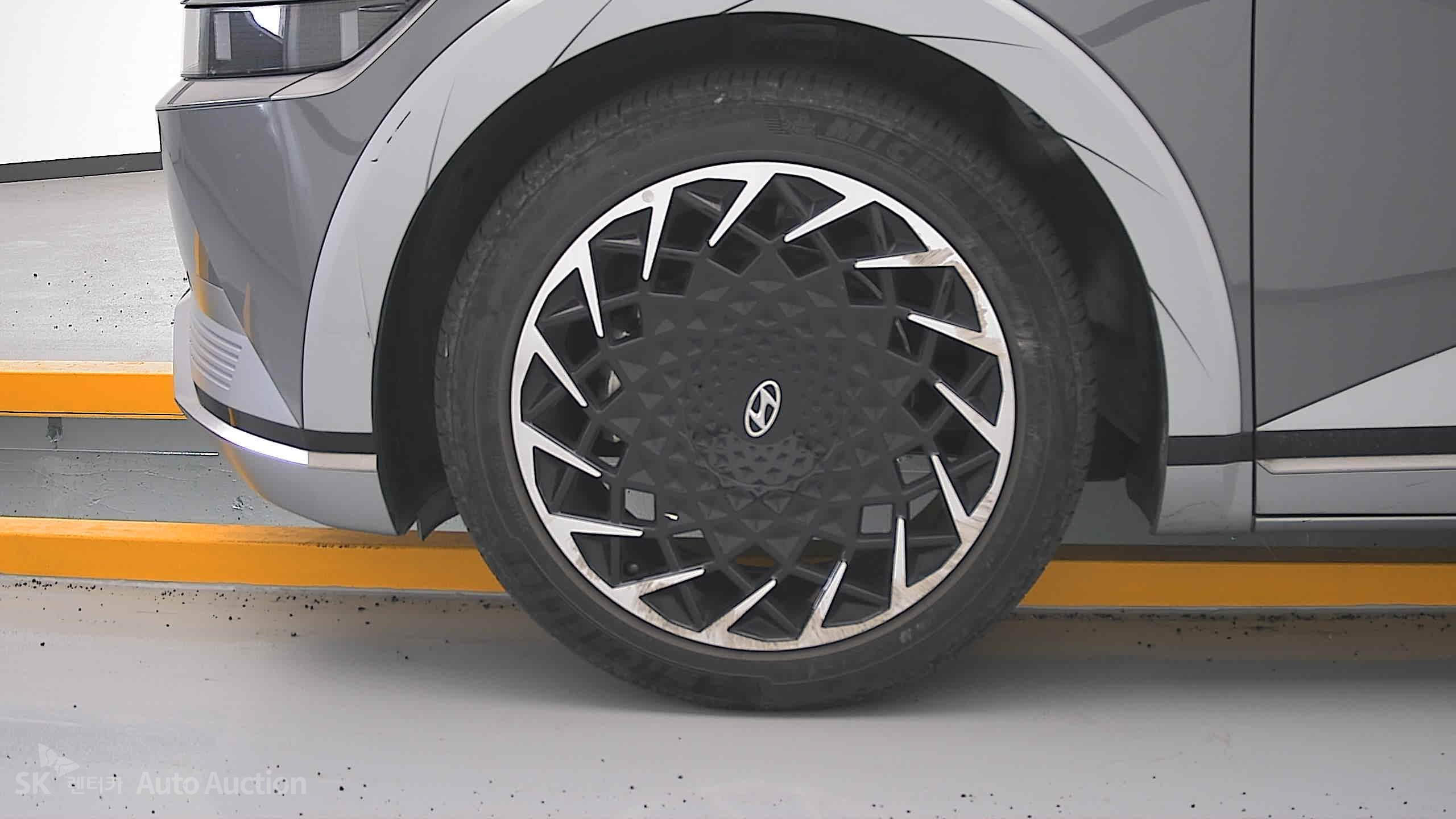 هيونداي Ioniq 2023 — صورة 25