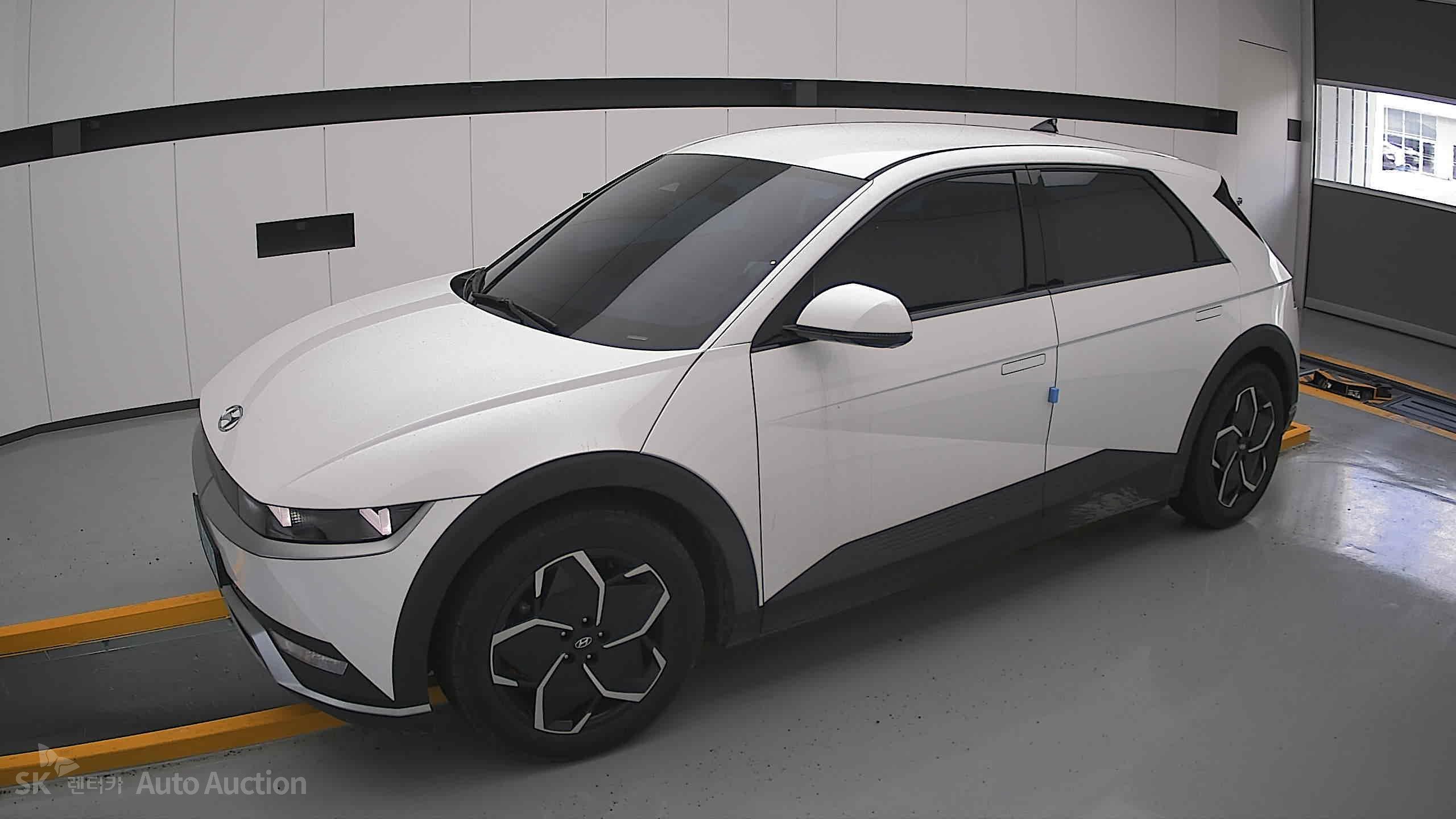 هيونداي Ioniq 2023 — صورة 12
