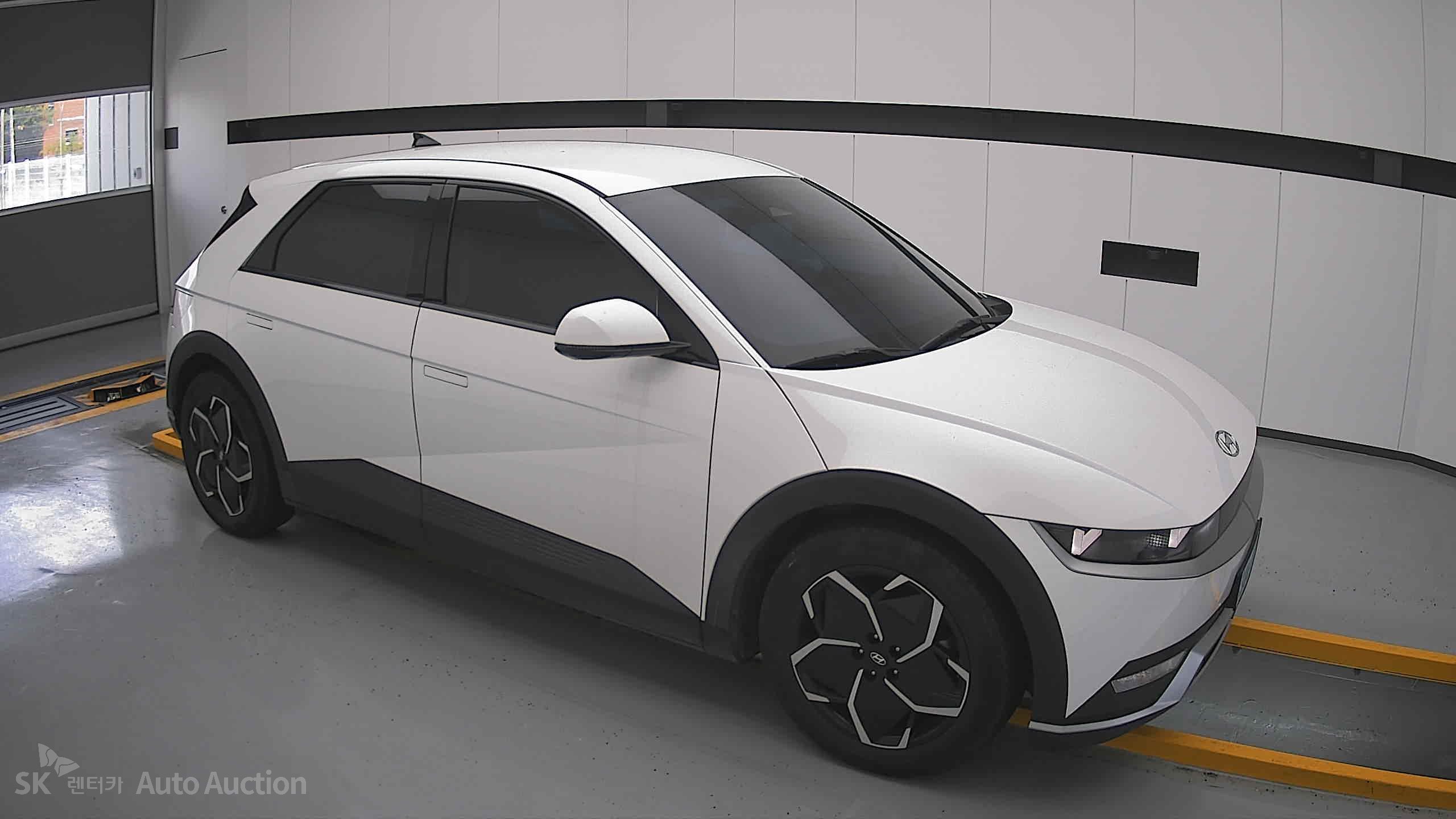 هيونداي Ioniq 2023 — صورة 20