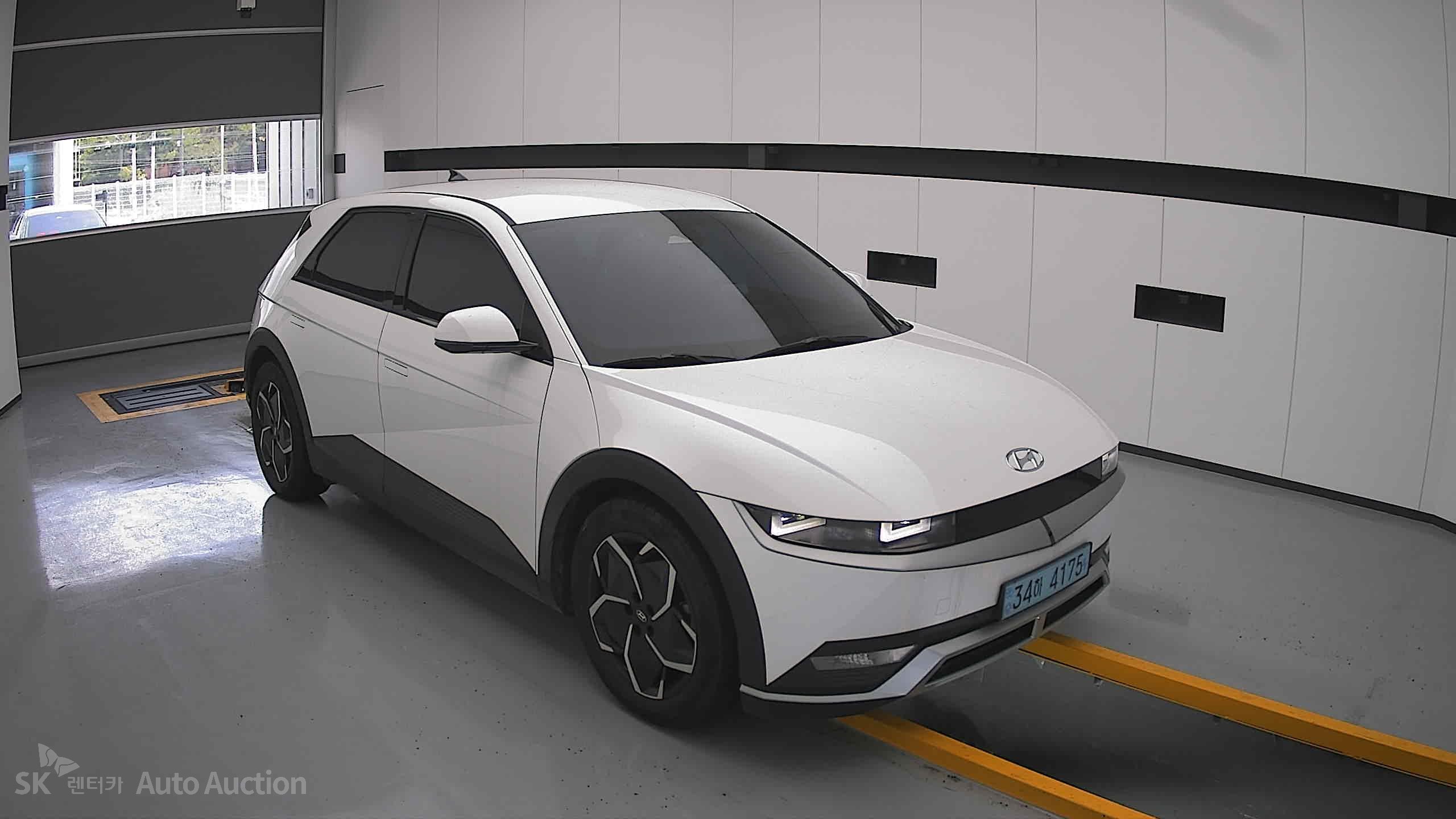 هيونداي Ioniq 2023 — صورة 21