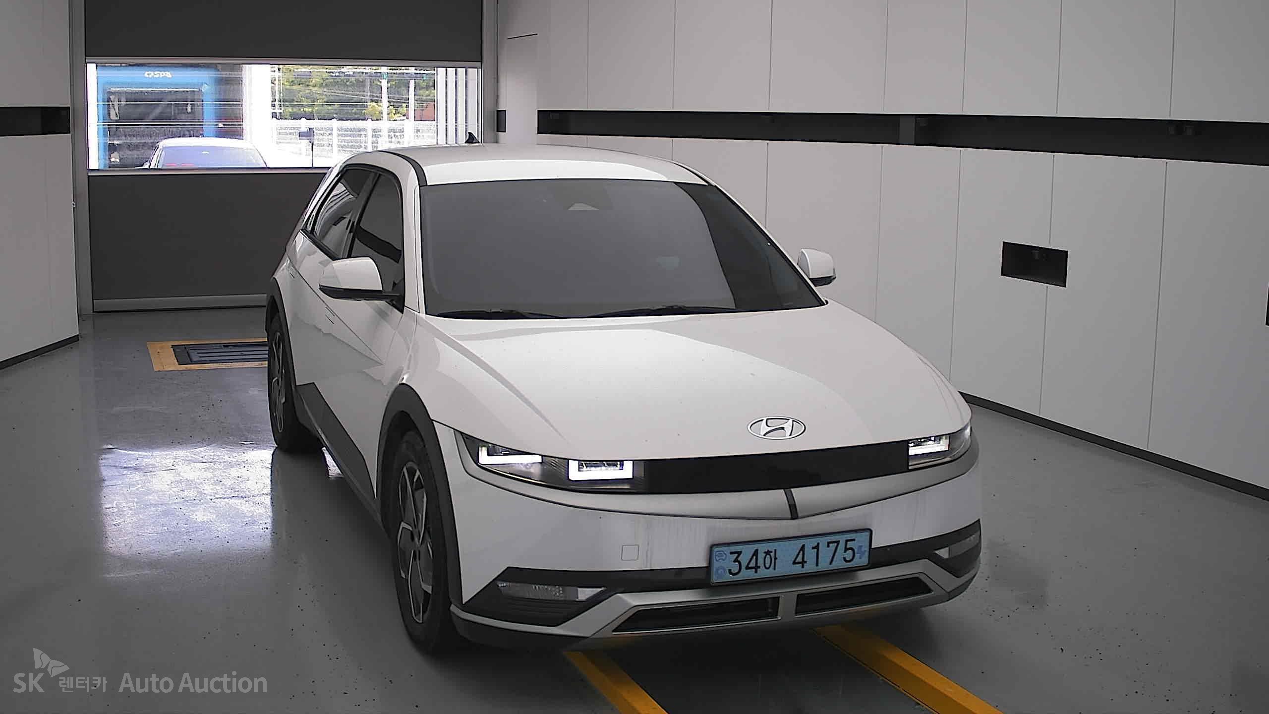 هيونداي Ioniq 2023 — صورة 22