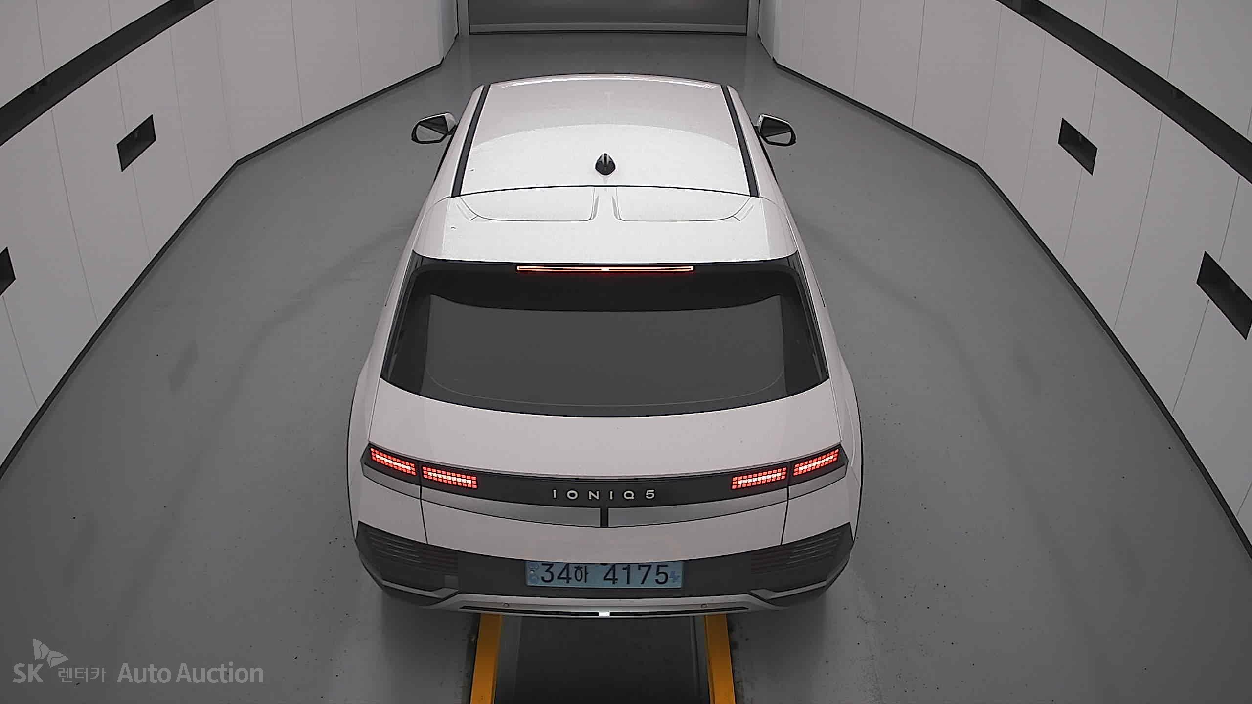 هيونداي Ioniq 2023 — صورة 23