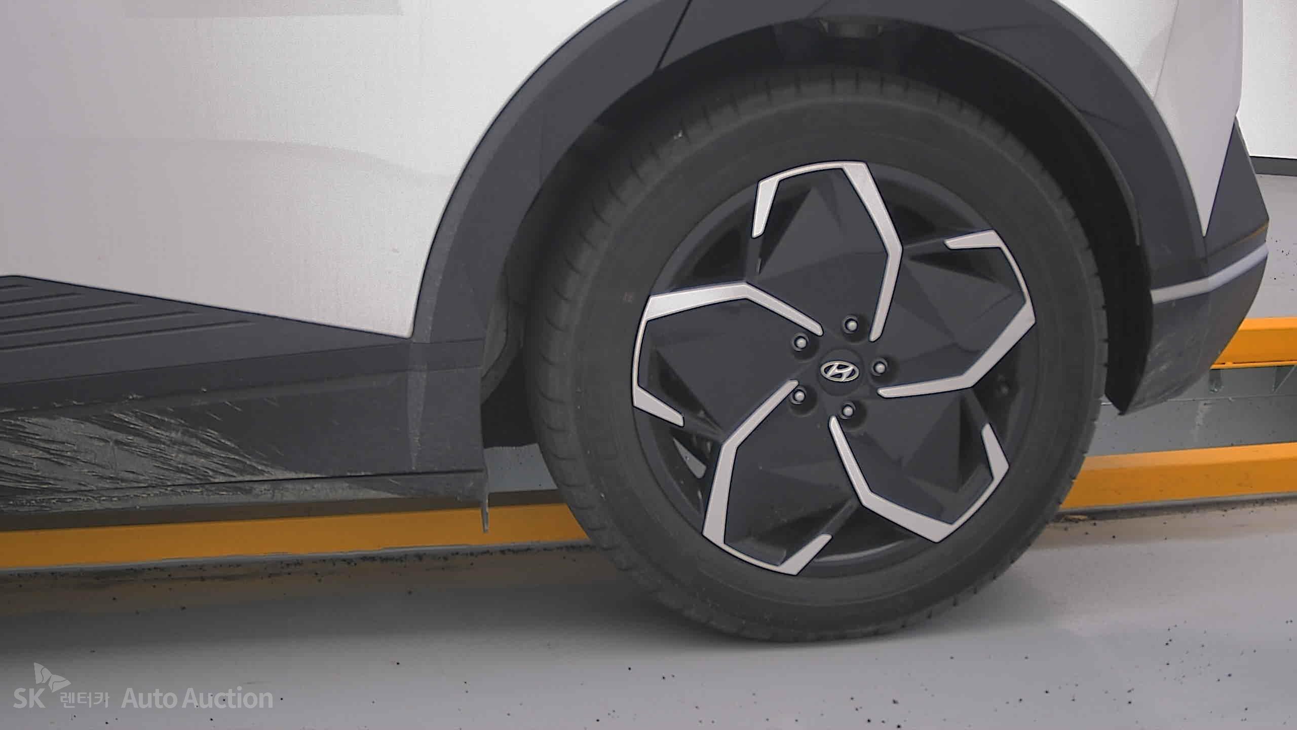 هيونداي Ioniq 2023 — صورة 26