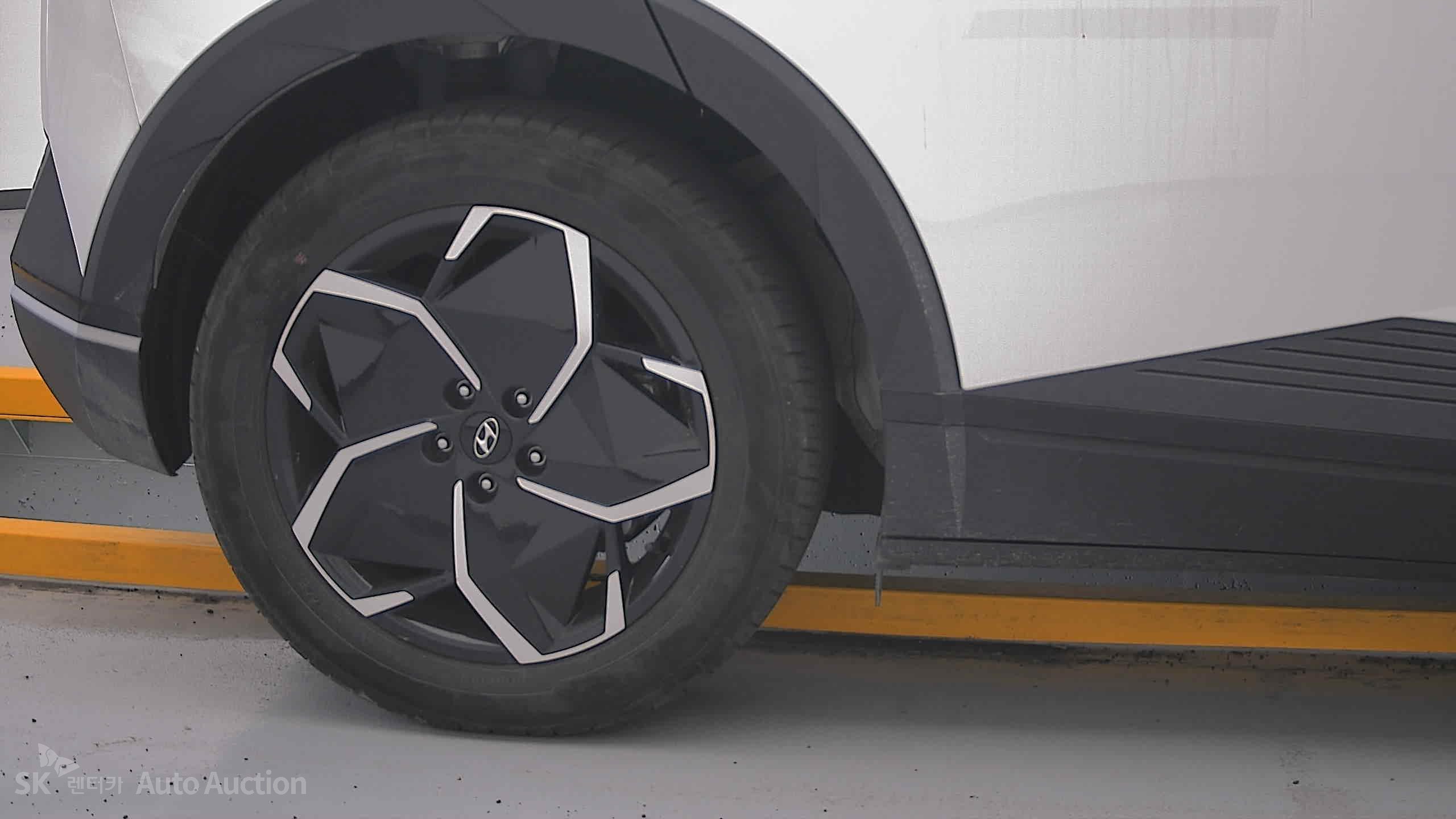 هيونداي Ioniq 2023 — صورة 27