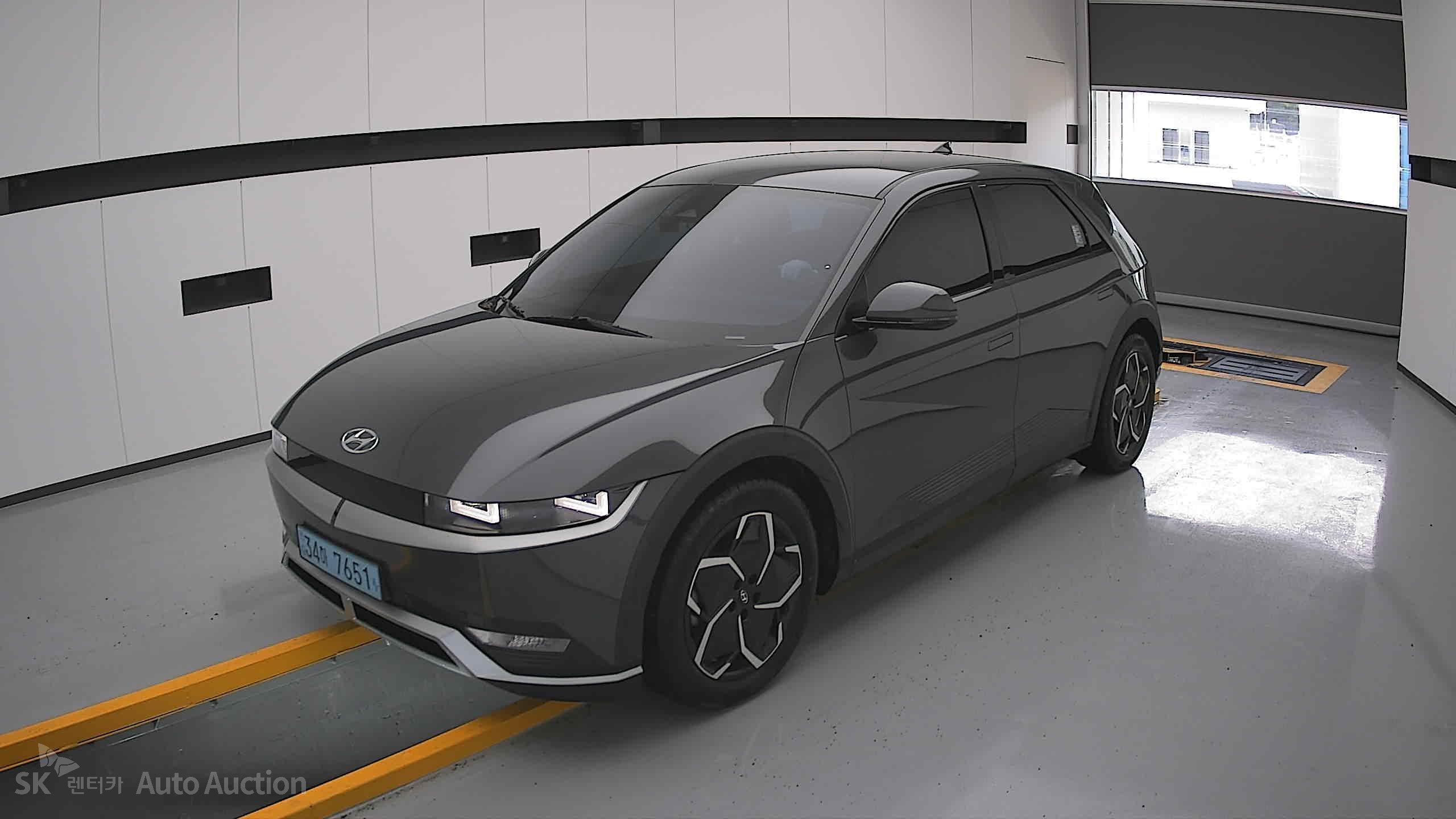 هيونداي Ioniq 2023 — صورة 11