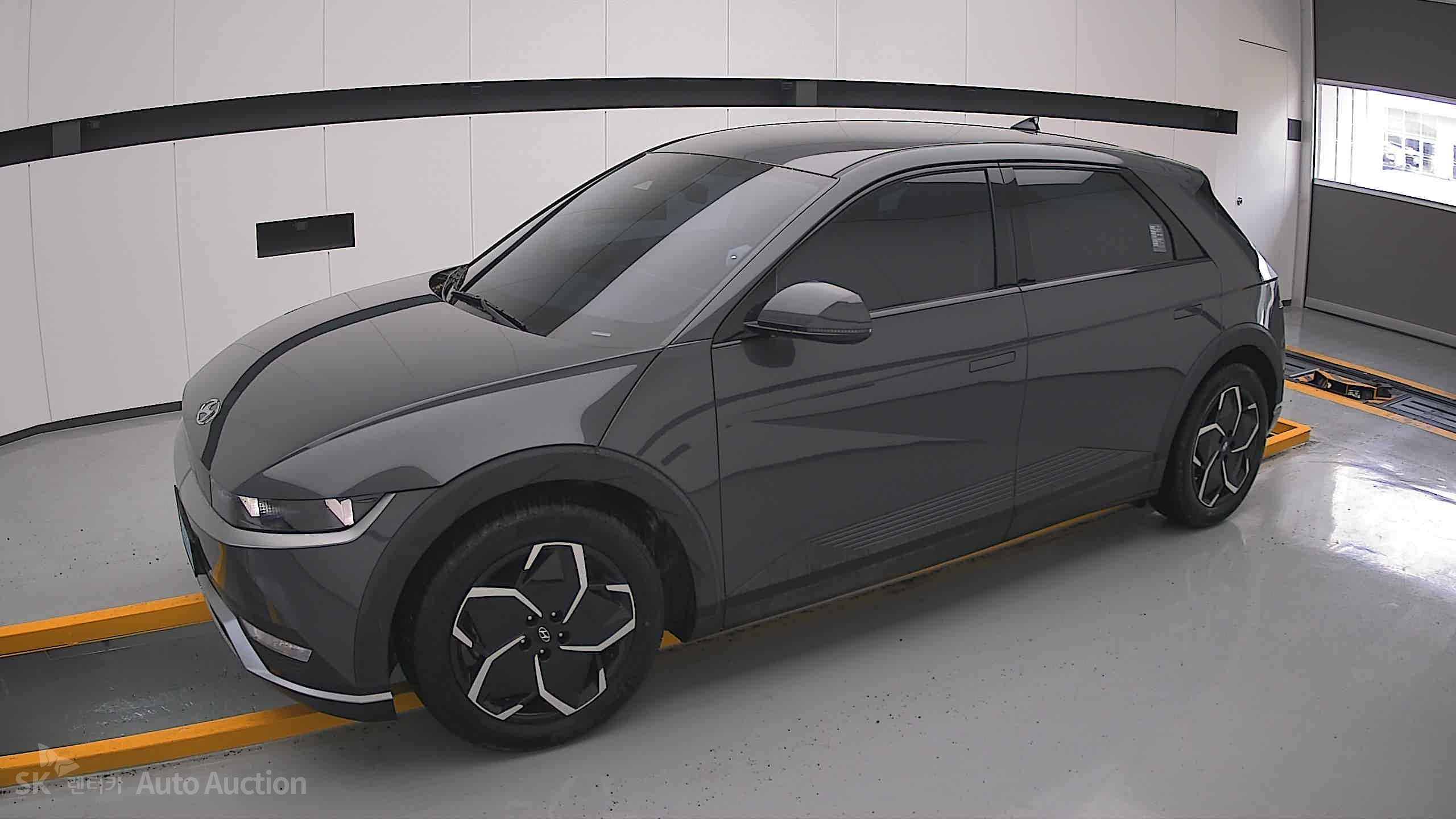 هيونداي Ioniq 2023 — صورة 12